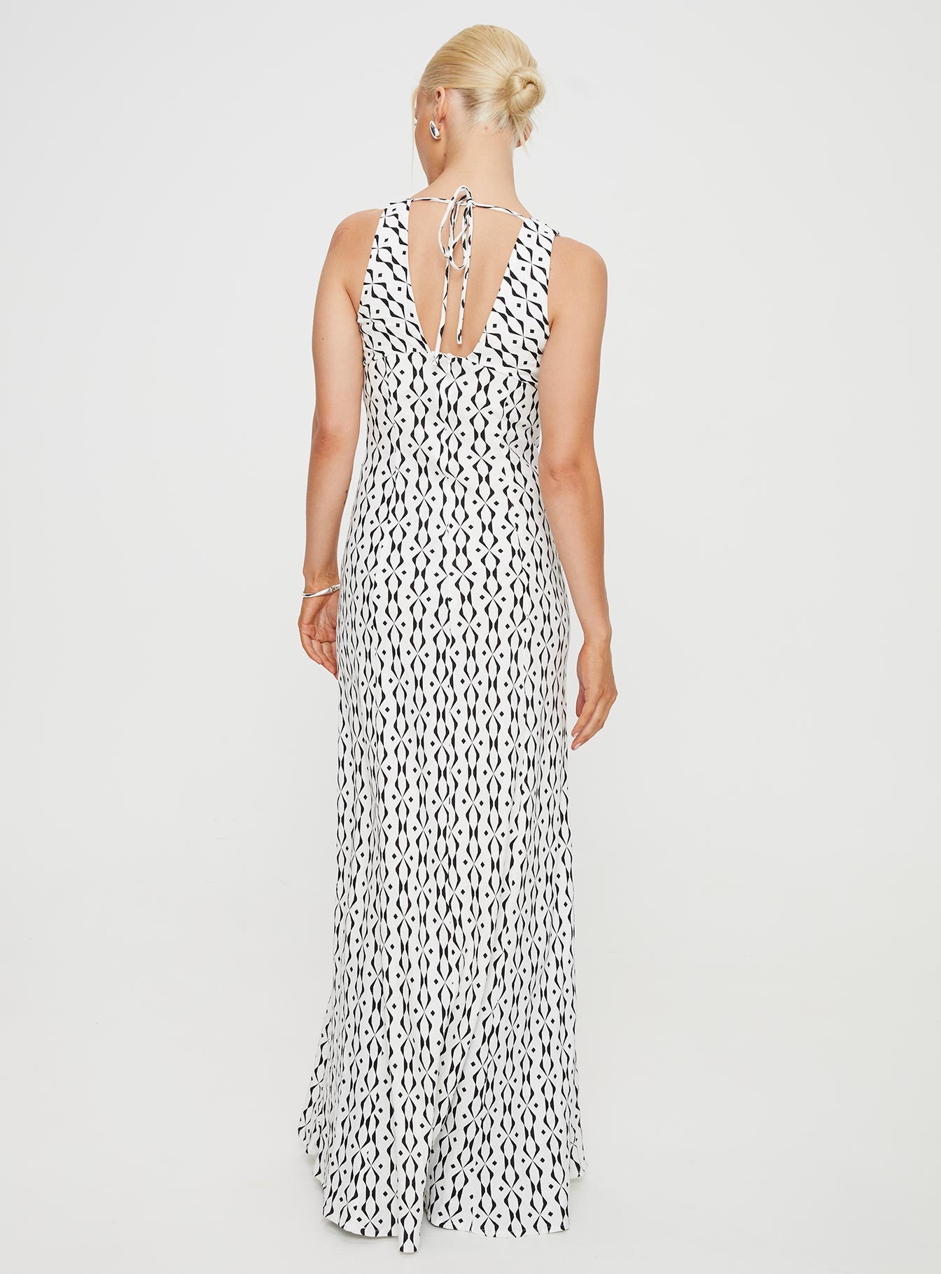 Verde Linen Blend Maxi Dress Black / White - Image 8