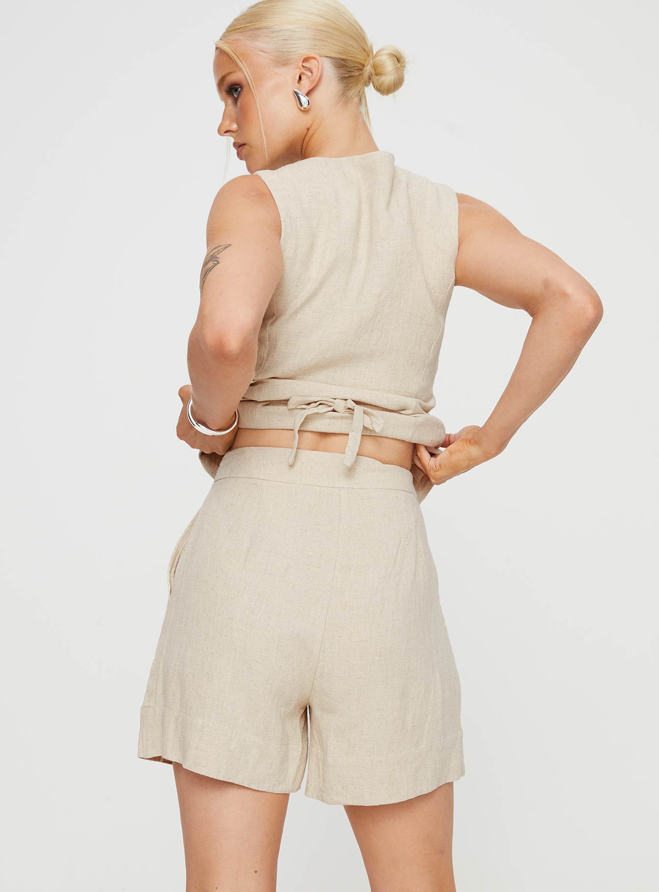 Bellair Linen Blend Shorts Beige - Image 8