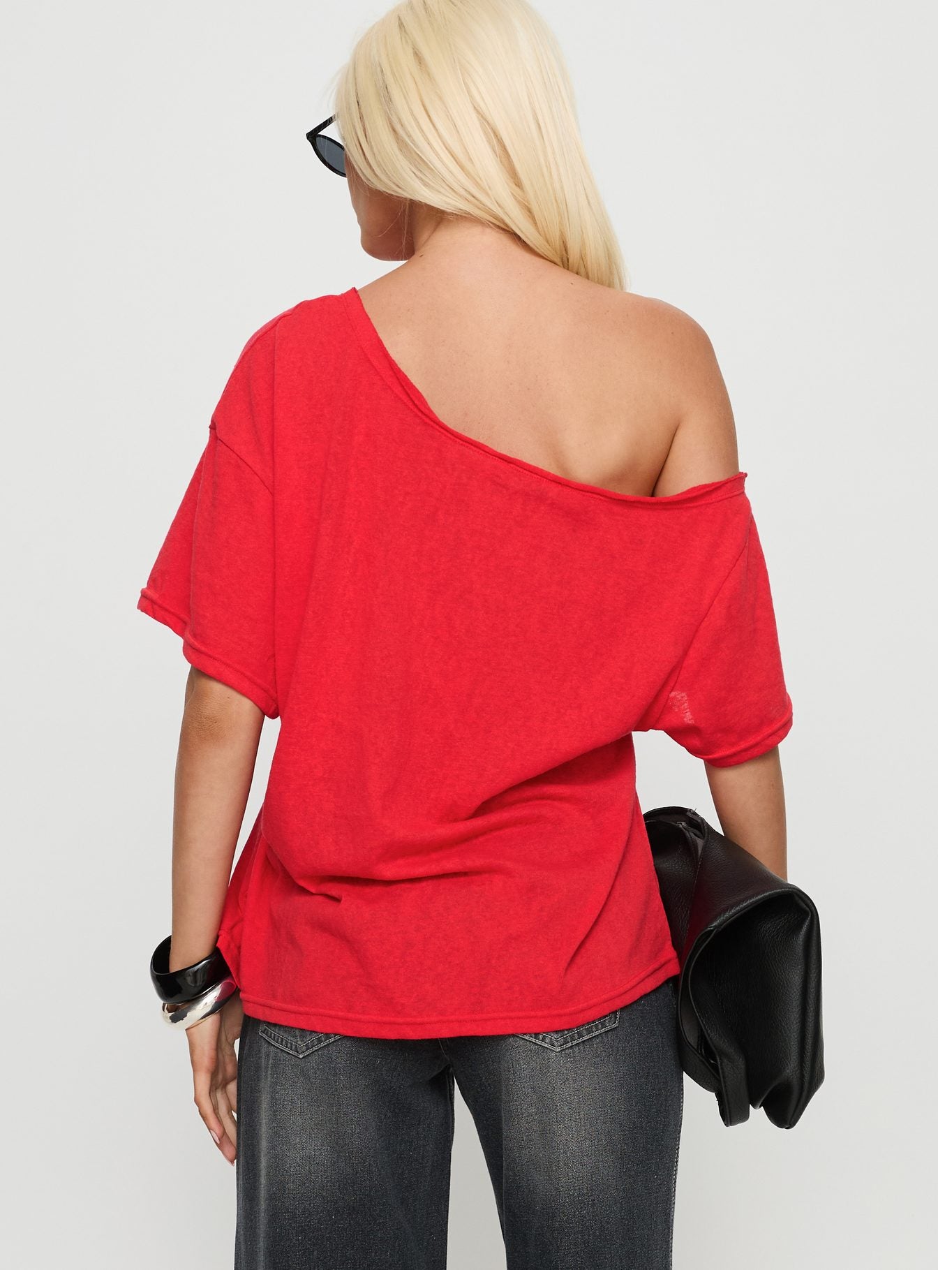 Winny Off Shoulder Tee Red - Image 5