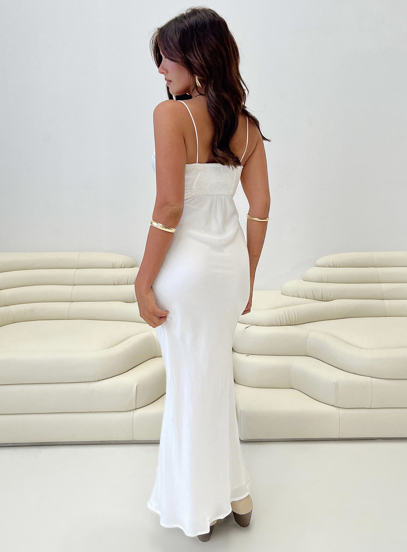 Emily Maxi Dress White Petite - Image 4