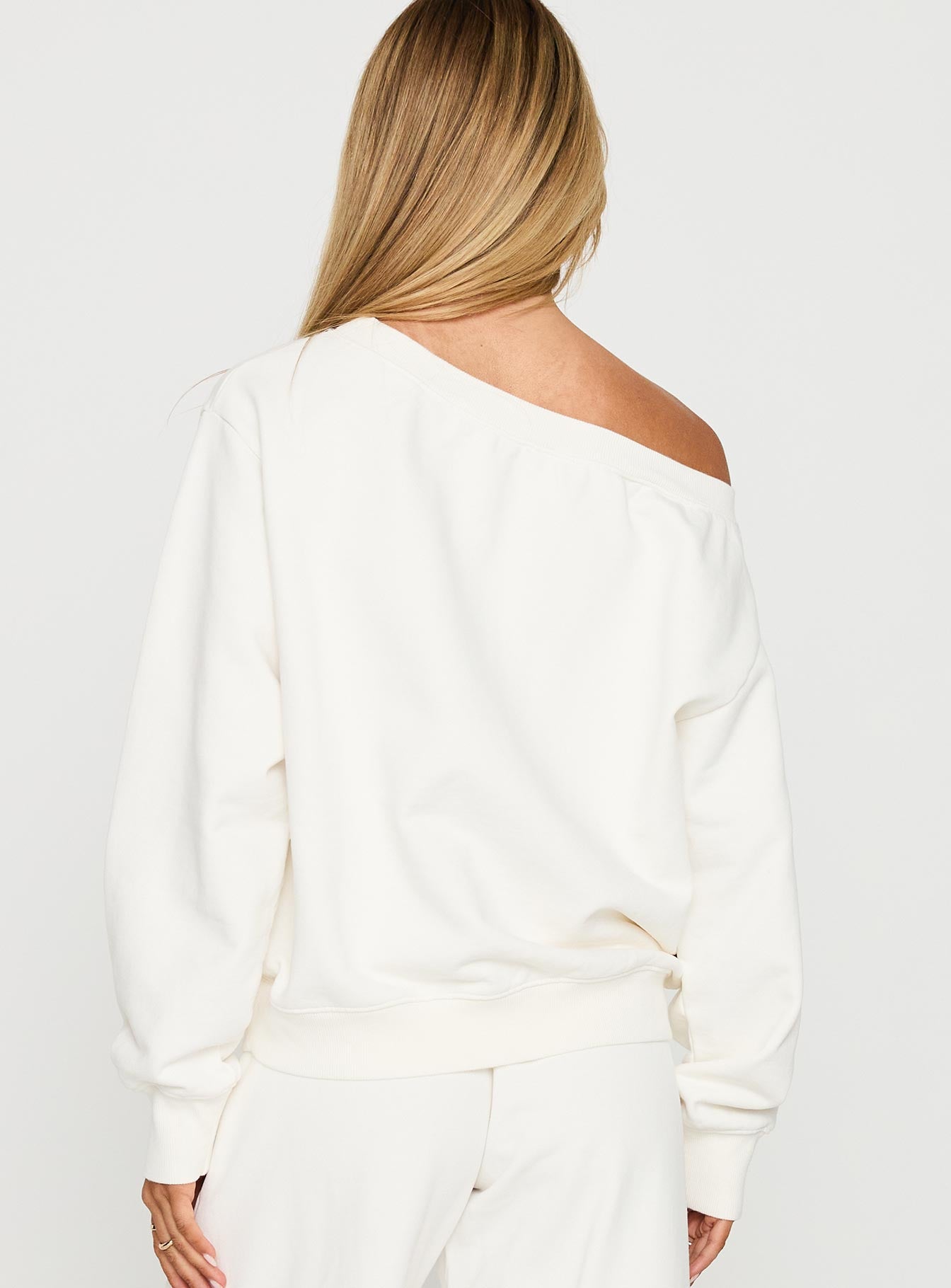 Wellness Off The Shoulder Jumper Washed White - Image 5