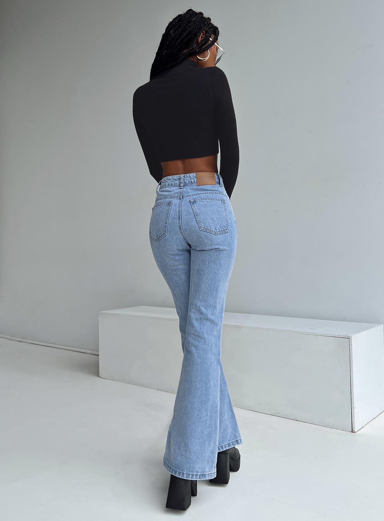 Cabarita Lounge Denim Jeans Mid Wash - Image 5