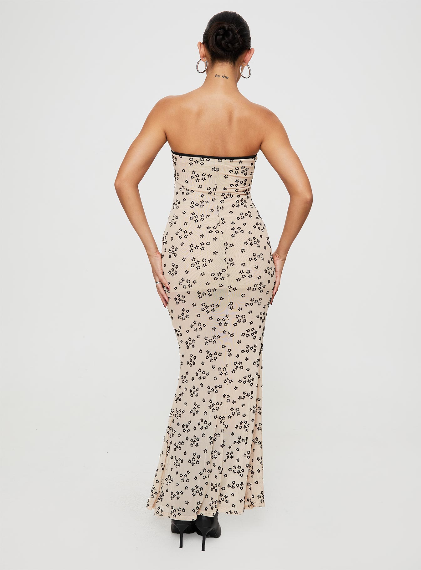 Illuminating Maxi Dress Beige Floral - Image 4