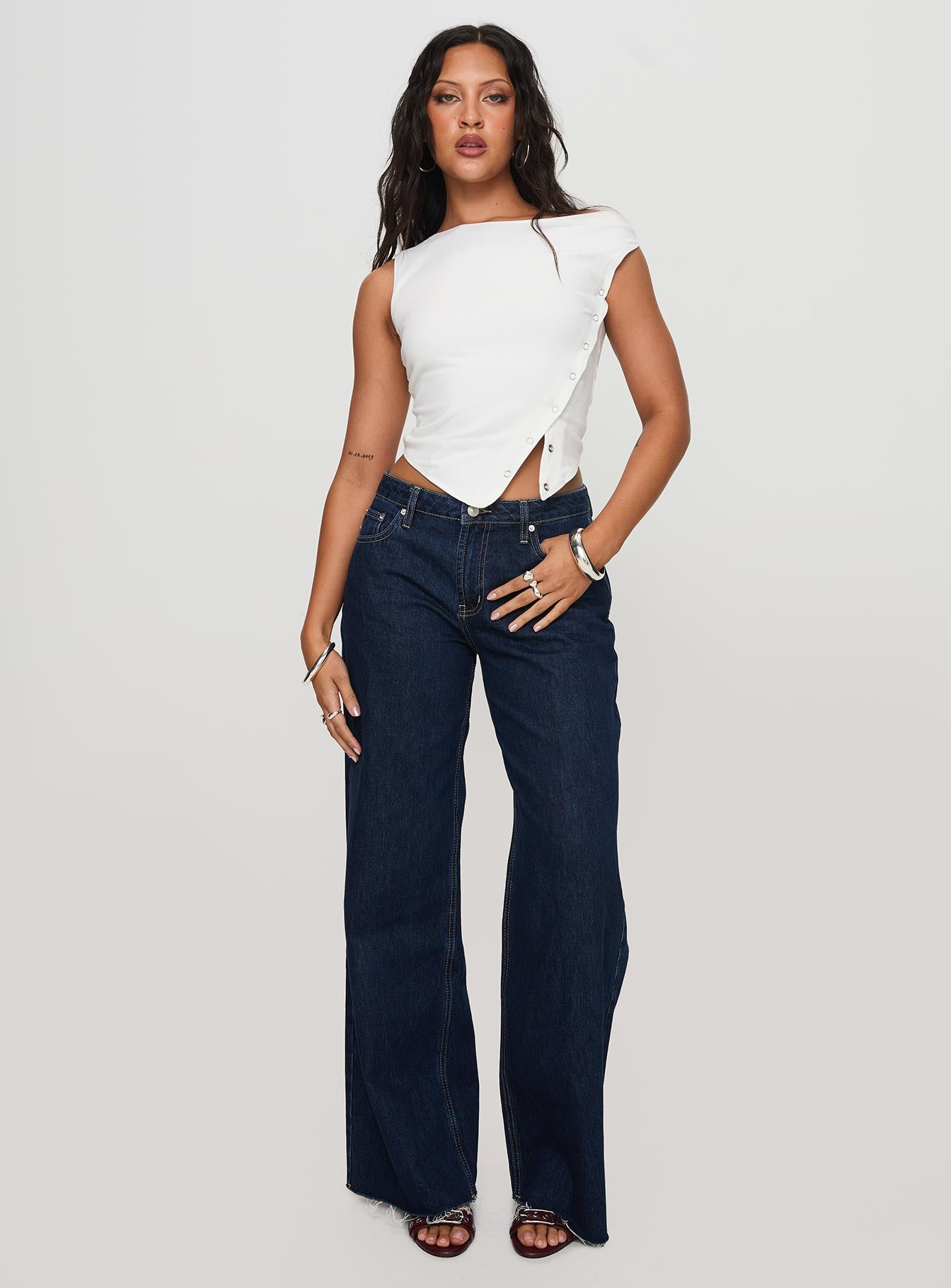 Darla Low Rise Straight Leg Jean Dark Blue Wash - Image 3