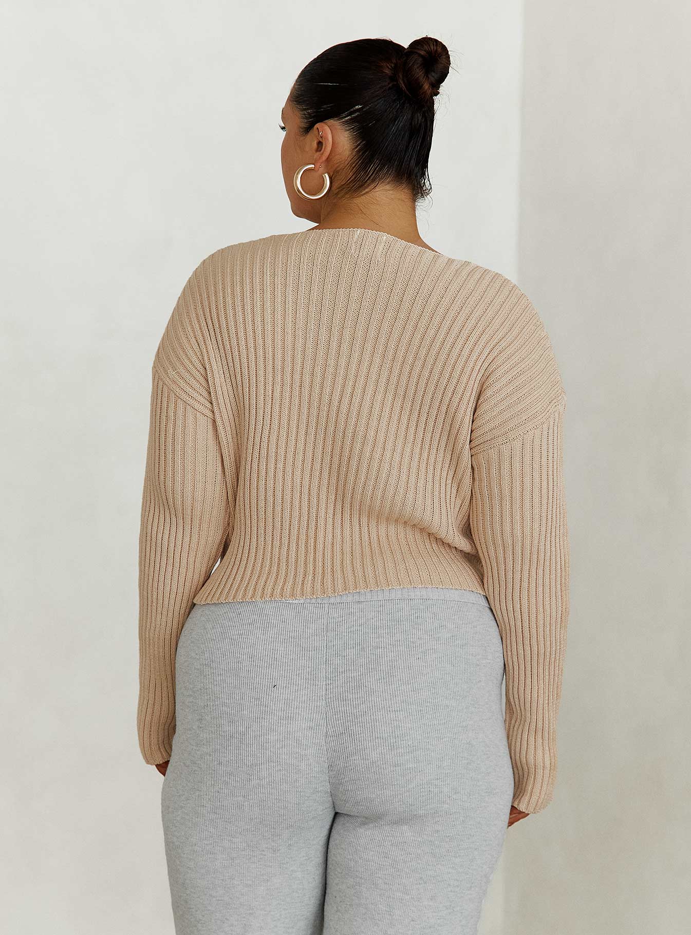 Alivia Cropped Sweater Beige Curve - Image 4
