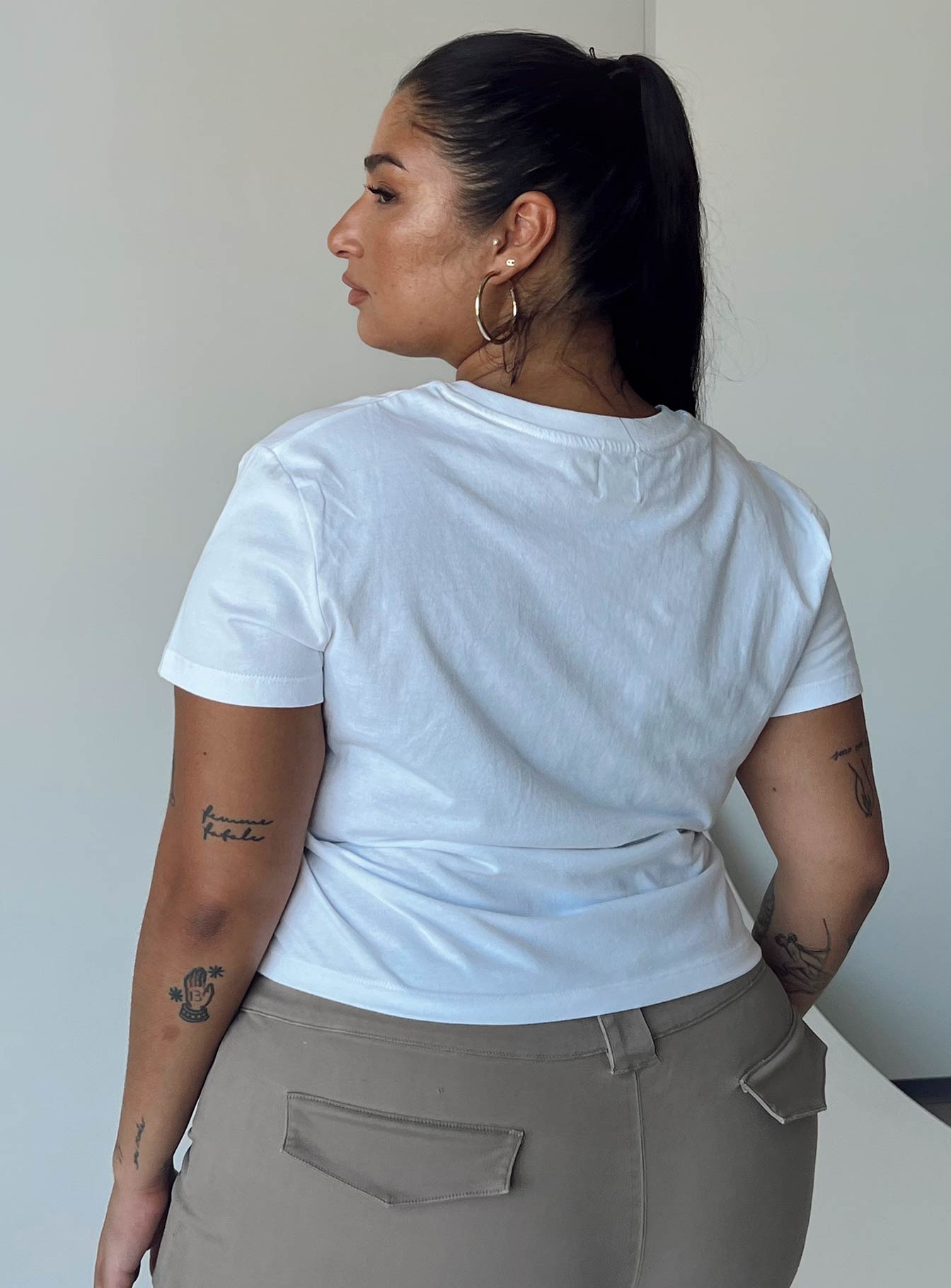 Shake It Graphic Tee White Curve - Image 4