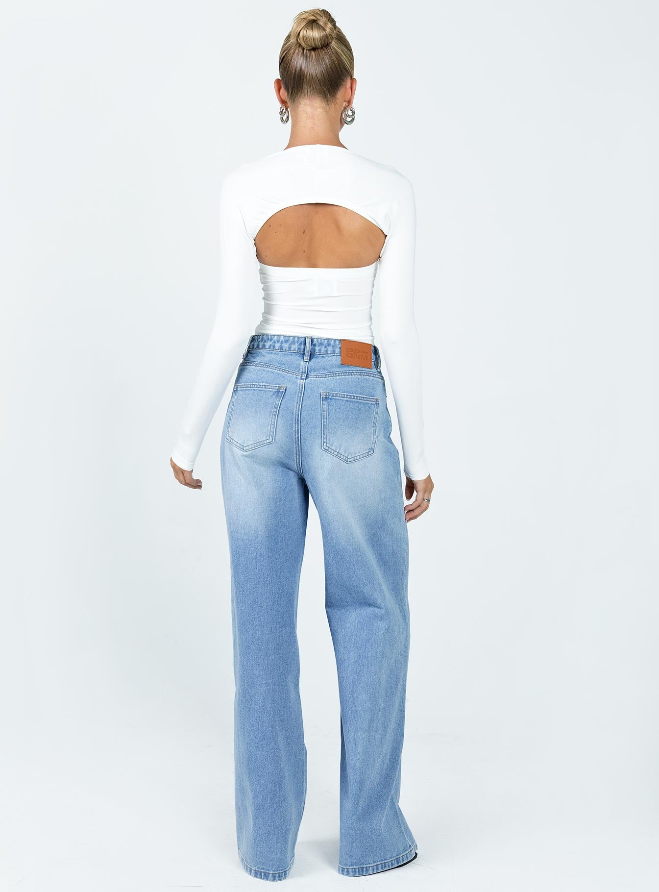 Beale Wide Leg Jeans Mid Wash Denim - Image 5