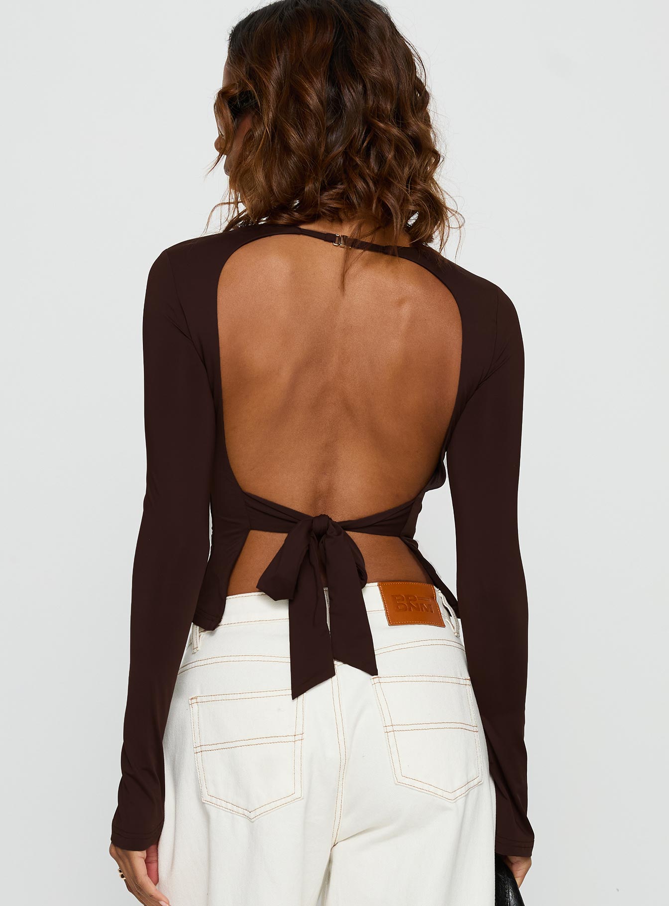 Harpur Long Sleeve Backless Top Chocolate - Image 4