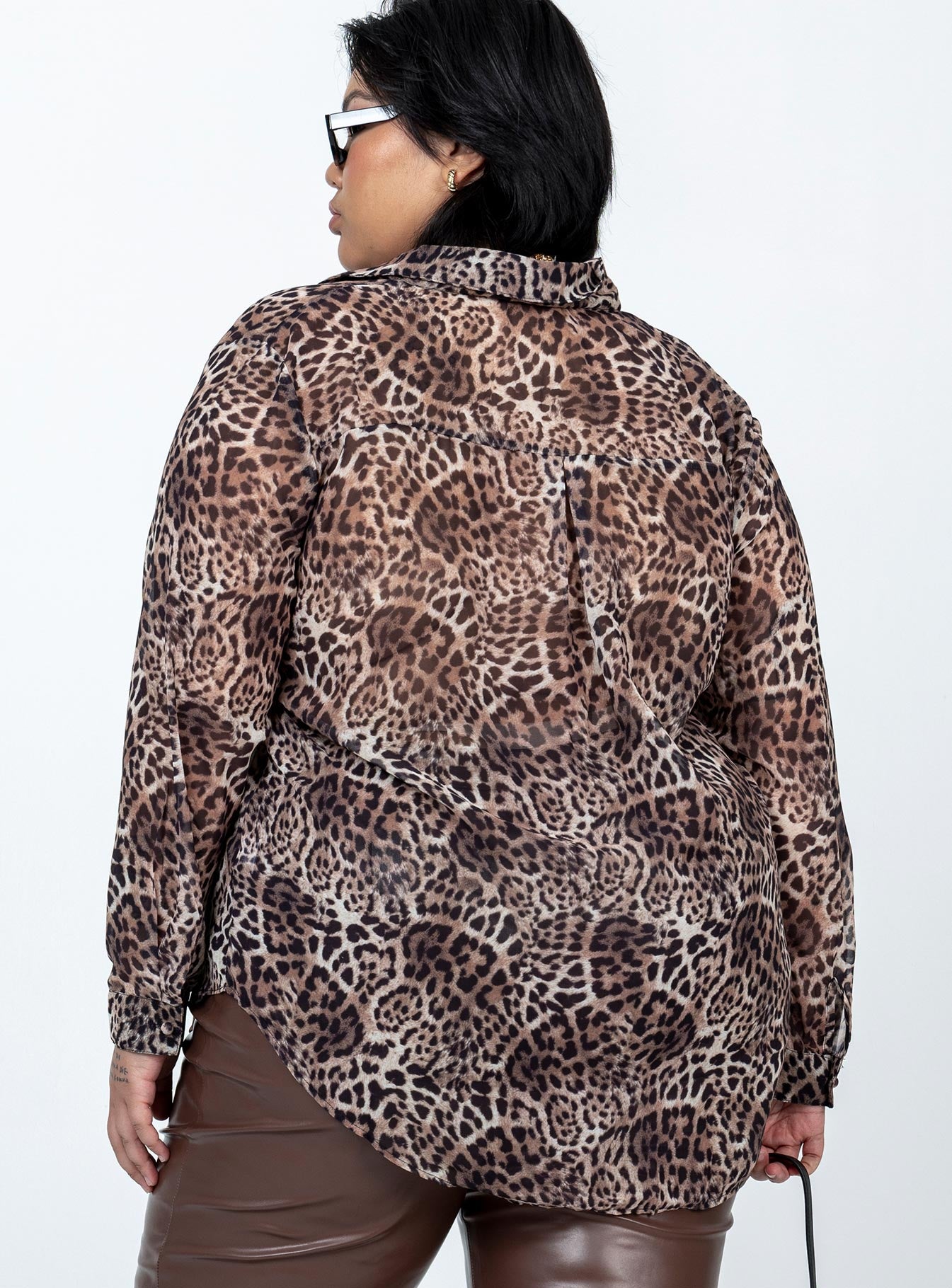 Hayden Shirt Leopard Curve - Image 5