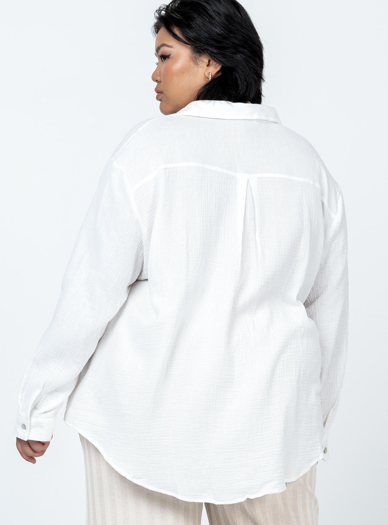 Mahalia Shirt White Curve - Image 5