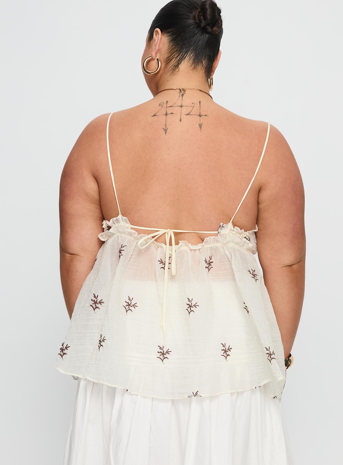 Cinnamon Embroidered Top Cream Curve - Image 5