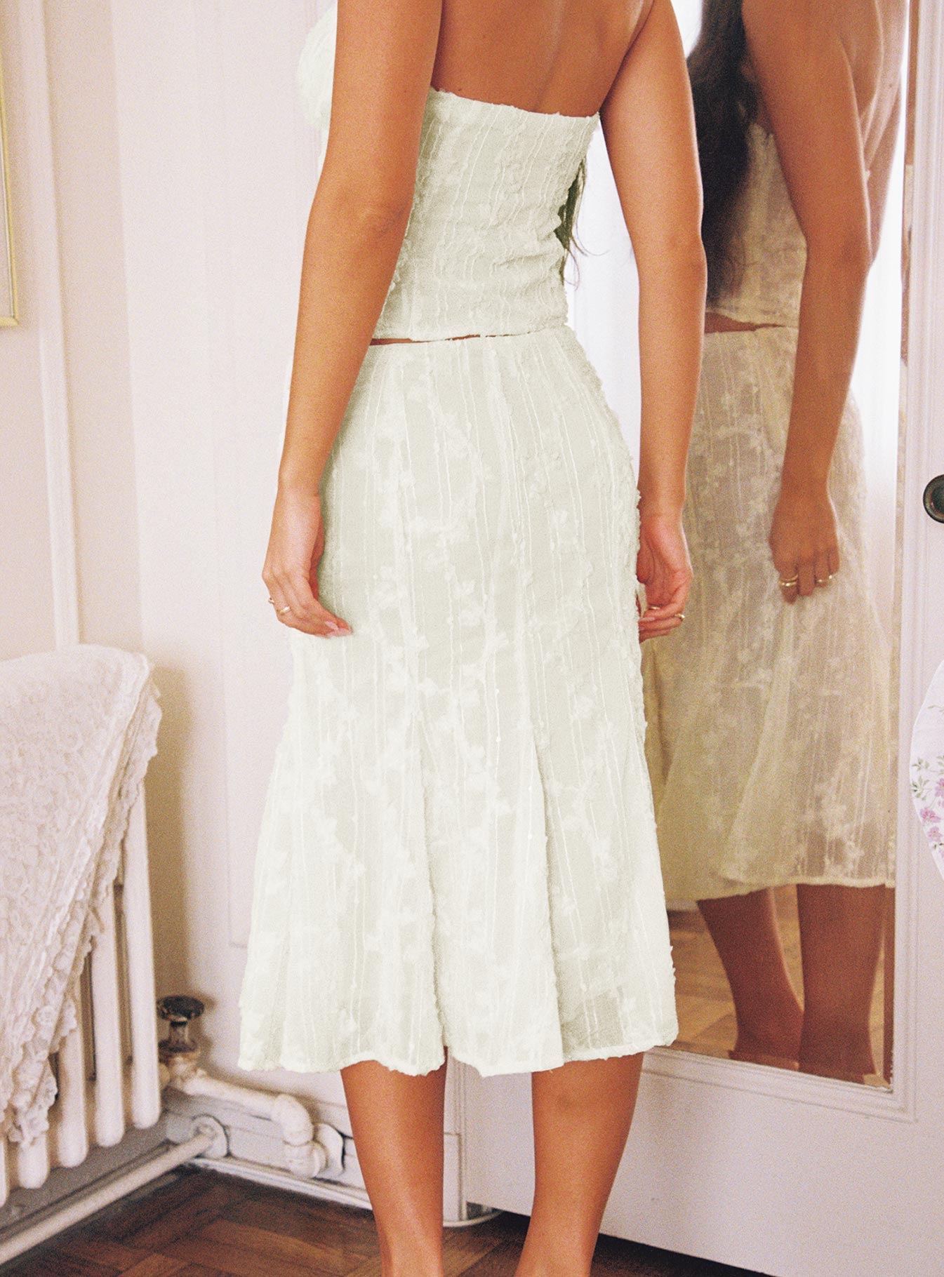 Aspyn Embroidered Midi Skirt Yellow - Image 4