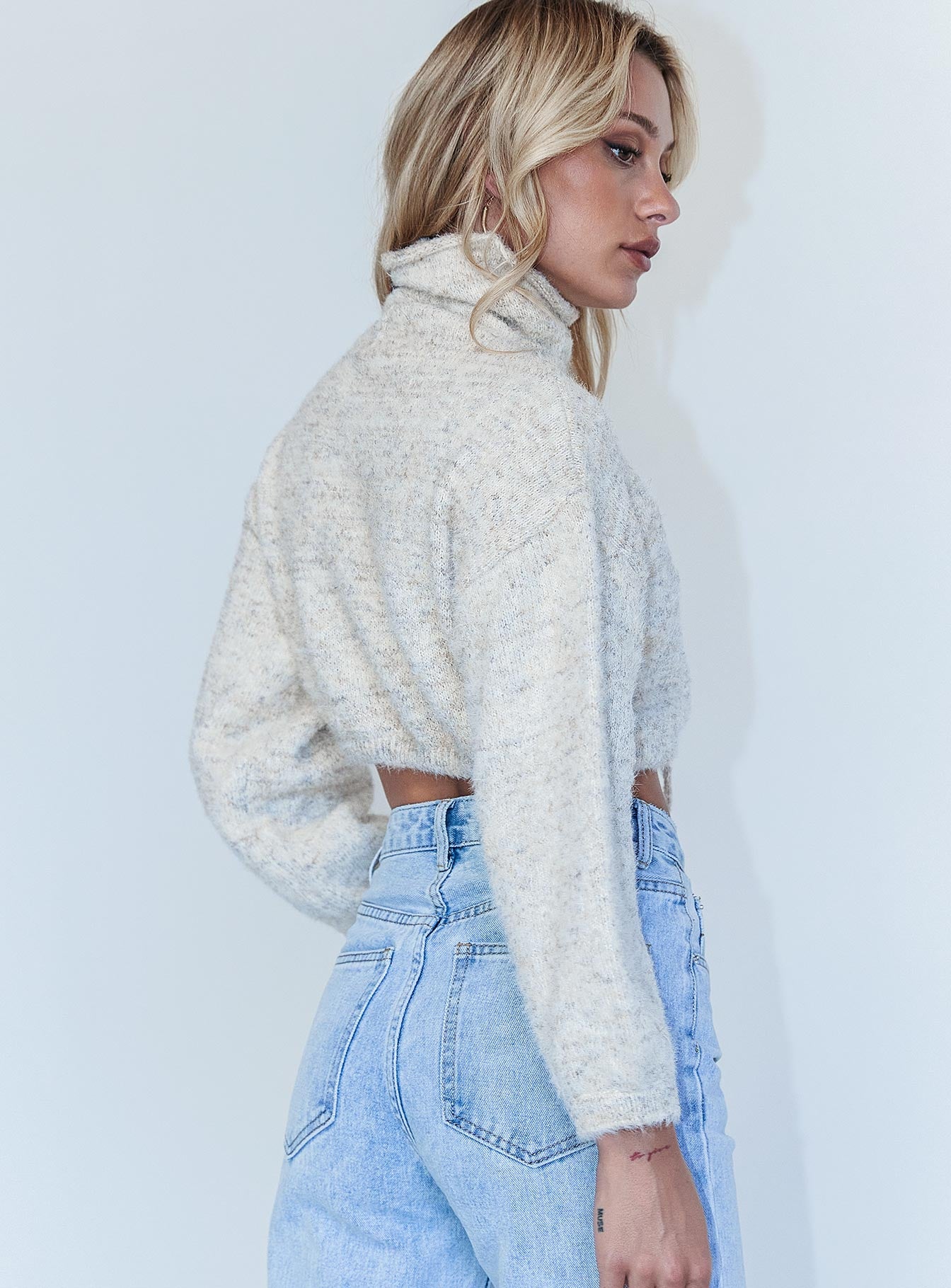 Tuscan Turtleneck Cropped Sweater Beige - Image 4