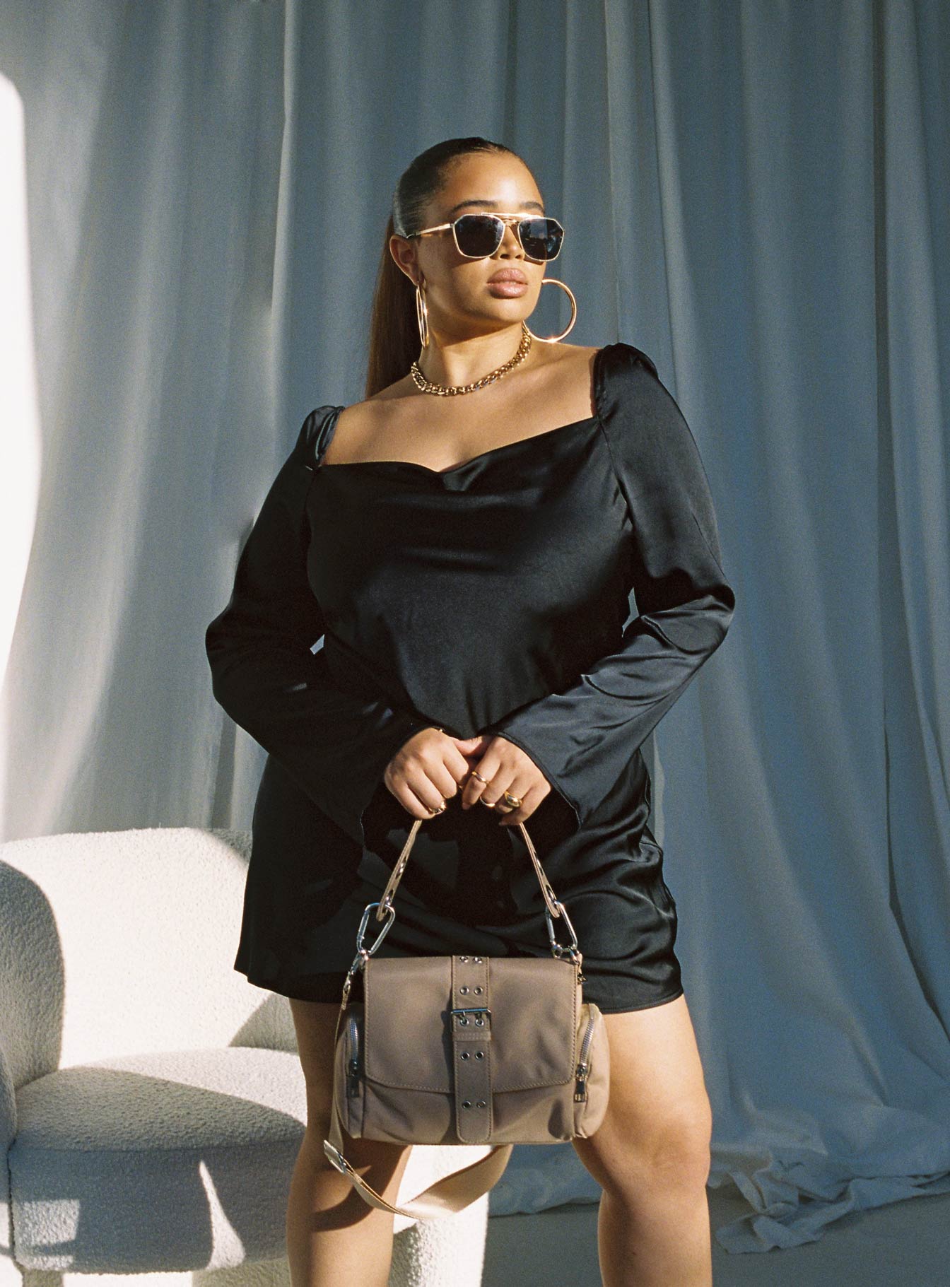 Star Power Mini Dress Black Curve - Image 4