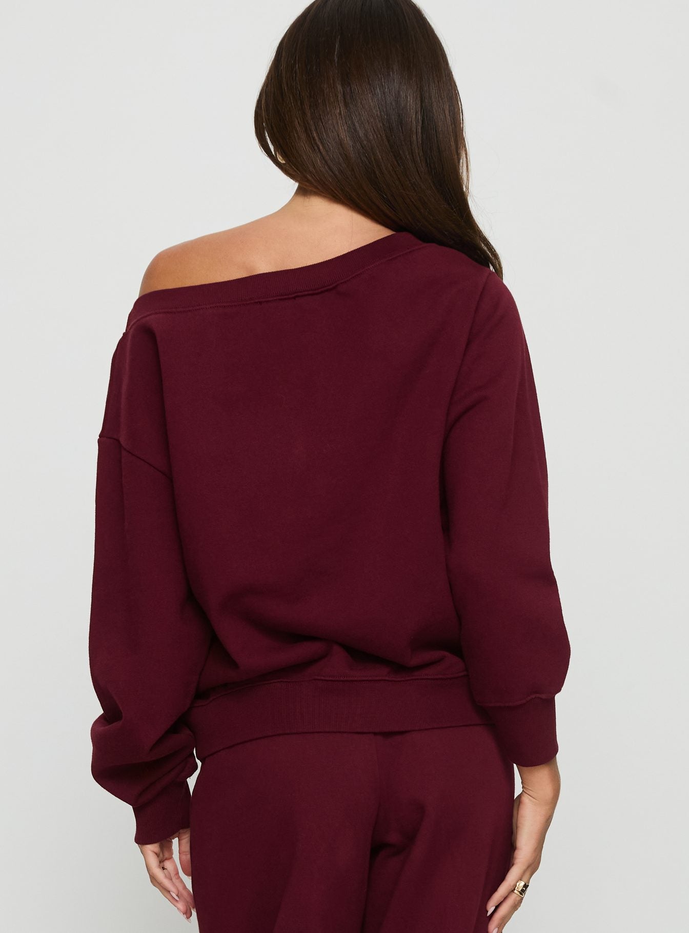 Wellness Off the Shoulder Jumper Currant - Image 5