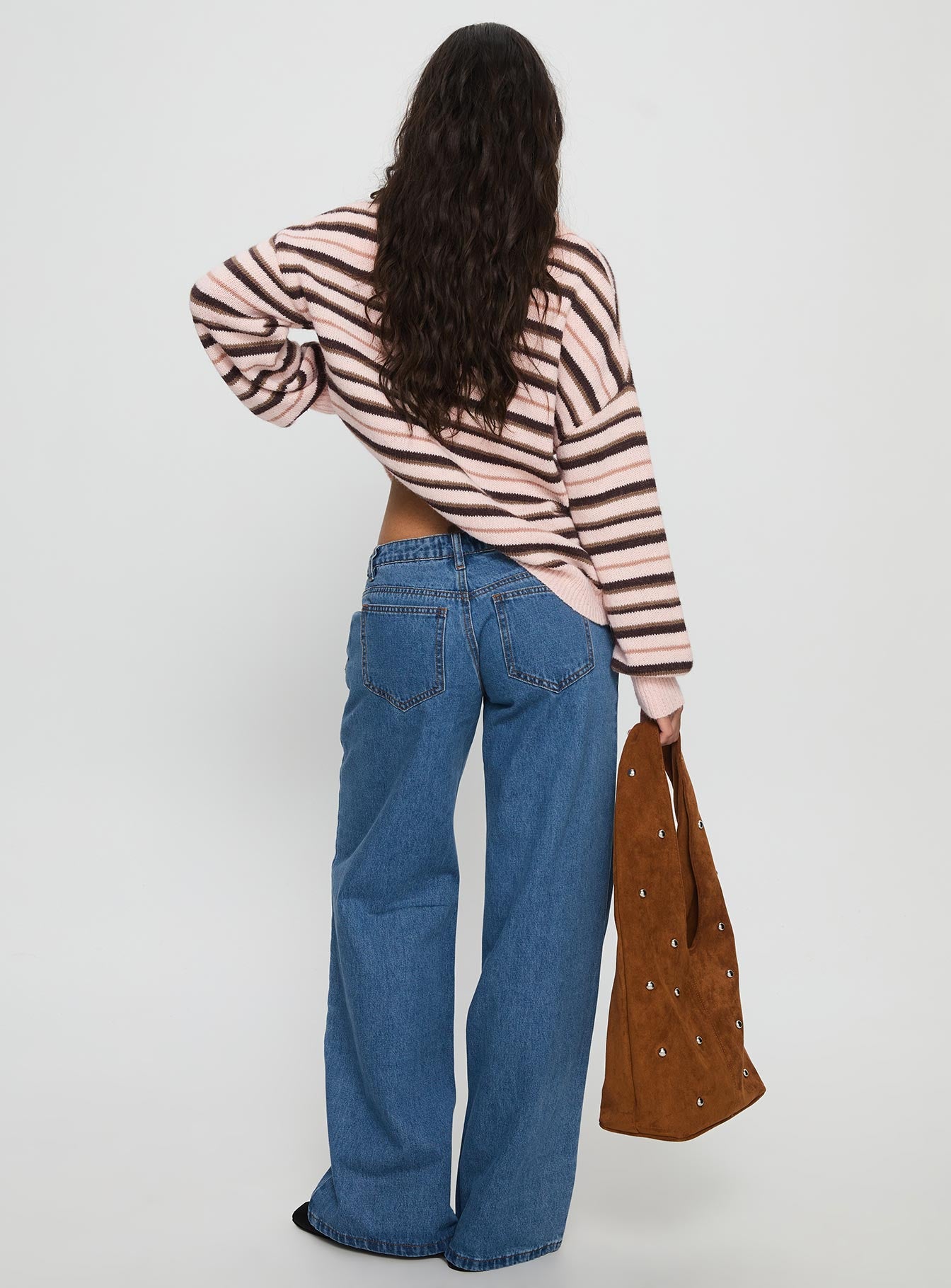 Highlands Low Rise Wide Leg Jeans Mid Blue Wash - Image 5