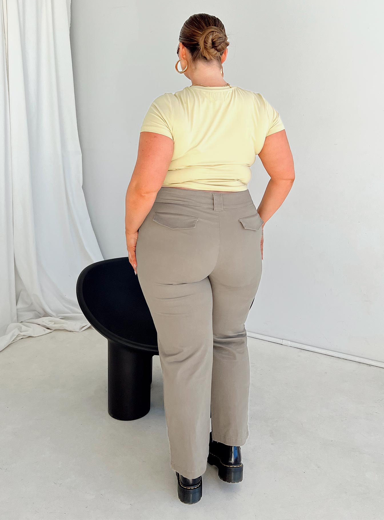 Bass Drop Mid Rise Bootleg Pant Curve Khaki - Image 4
