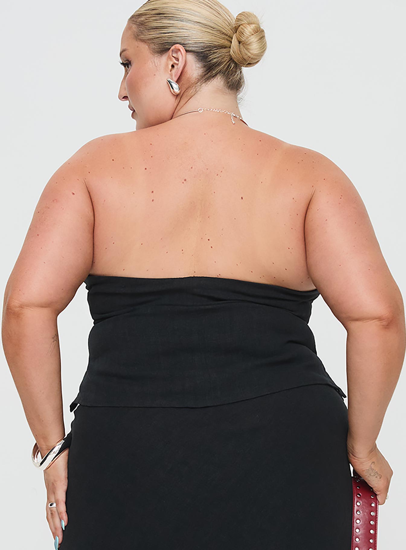 Birdie Asymmetric Linen Blend Top Black Curve - Image 5