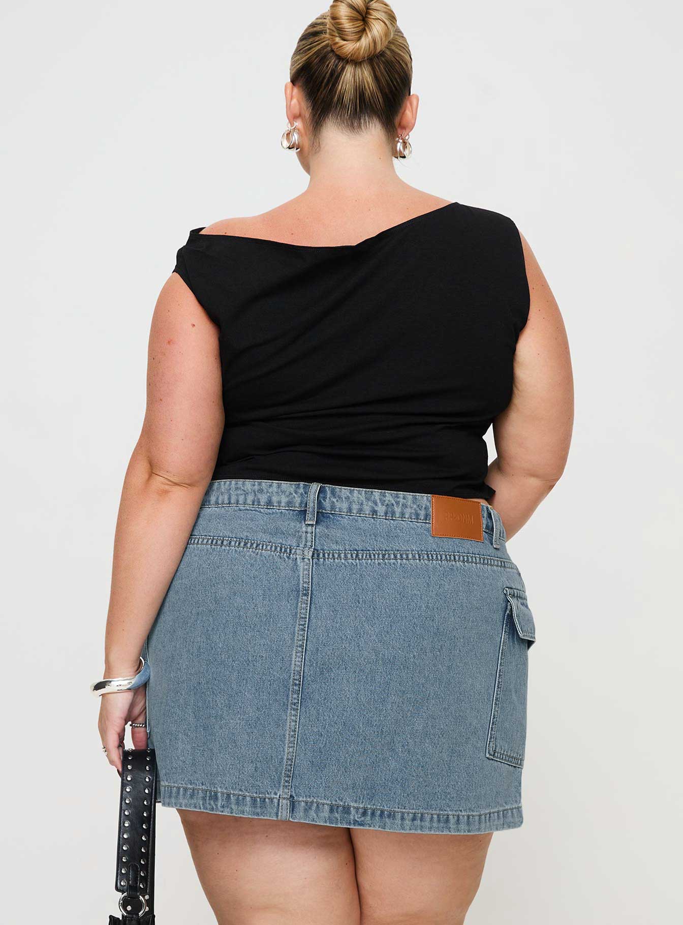 Zakai Cargo Denim Mini Skirt Light Blue Denim Curve - Image 5