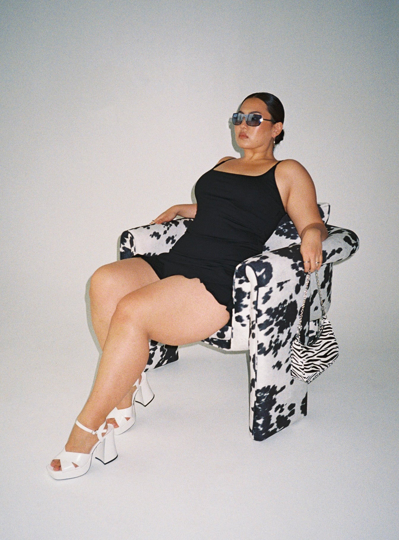 Kiribati Mini Dress Black Curve - Image 4