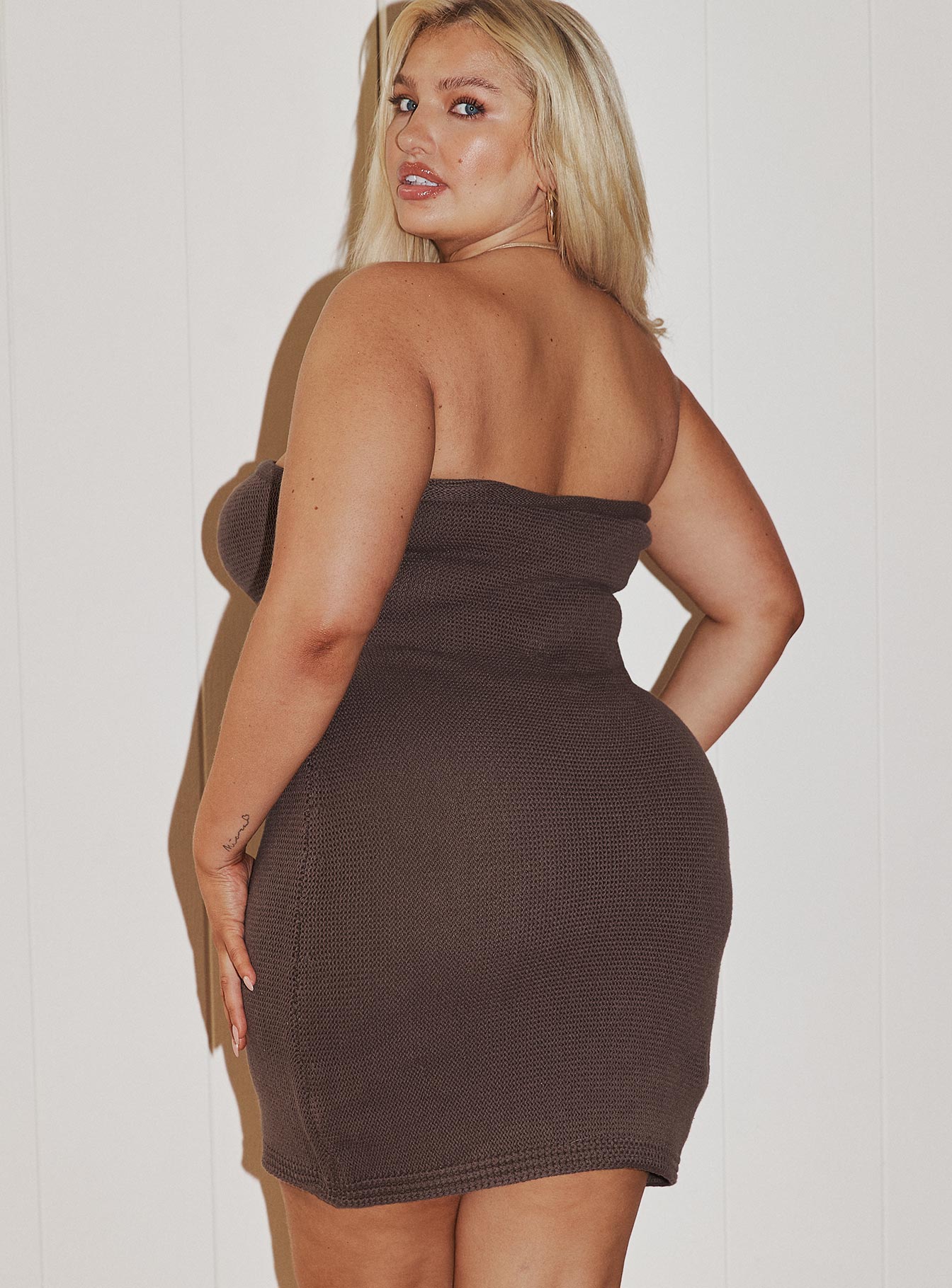 Flow Strapless Mini Dress Brown Curve - Image 4