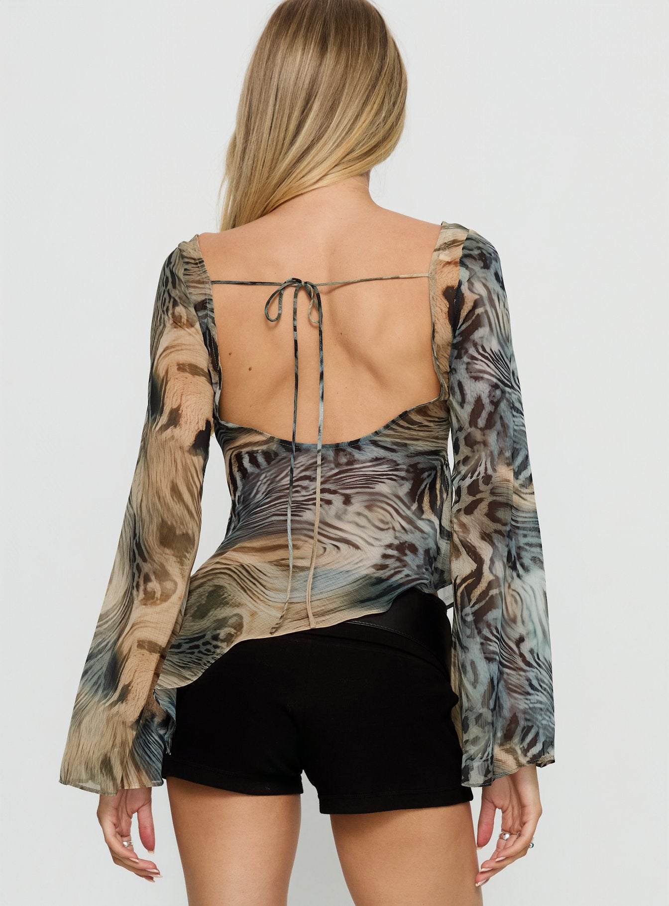 Esmaria Long Sleeve Flared Top Multi Animal - Image 5