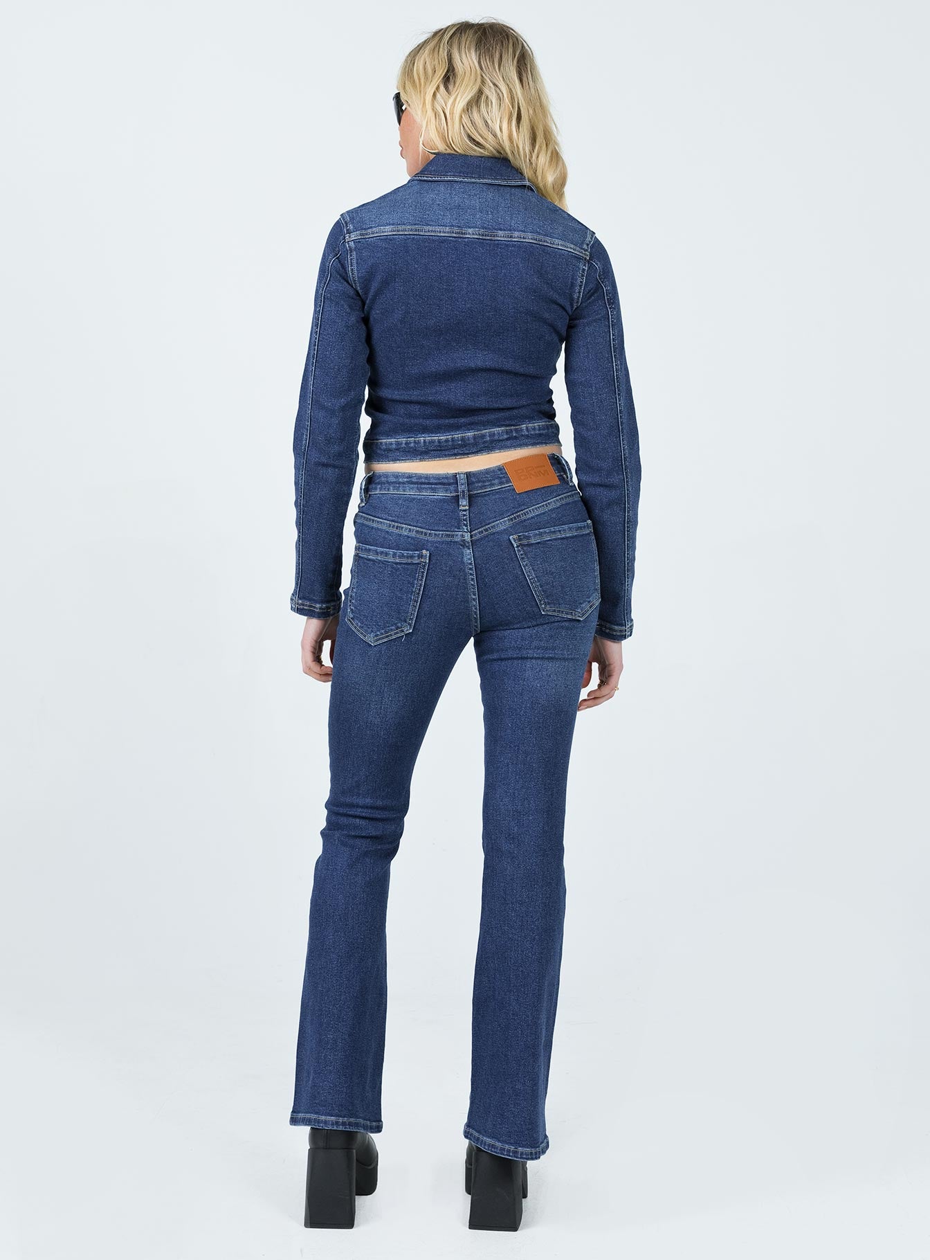 Samner Low Rise Bootcut Jeans Dark Blue - Image 5