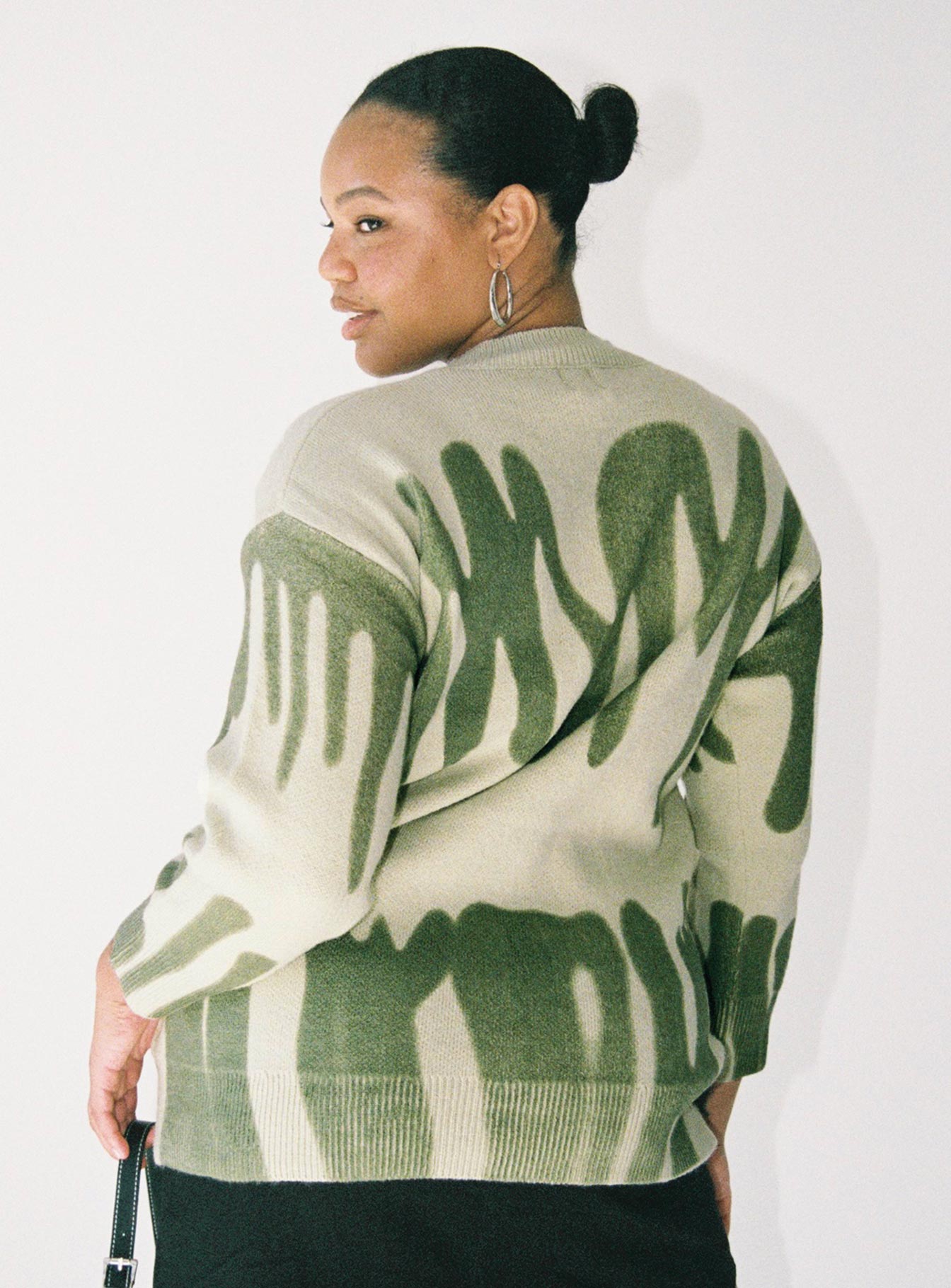 Katie Oversized Sweater Green Curve - Image 4
