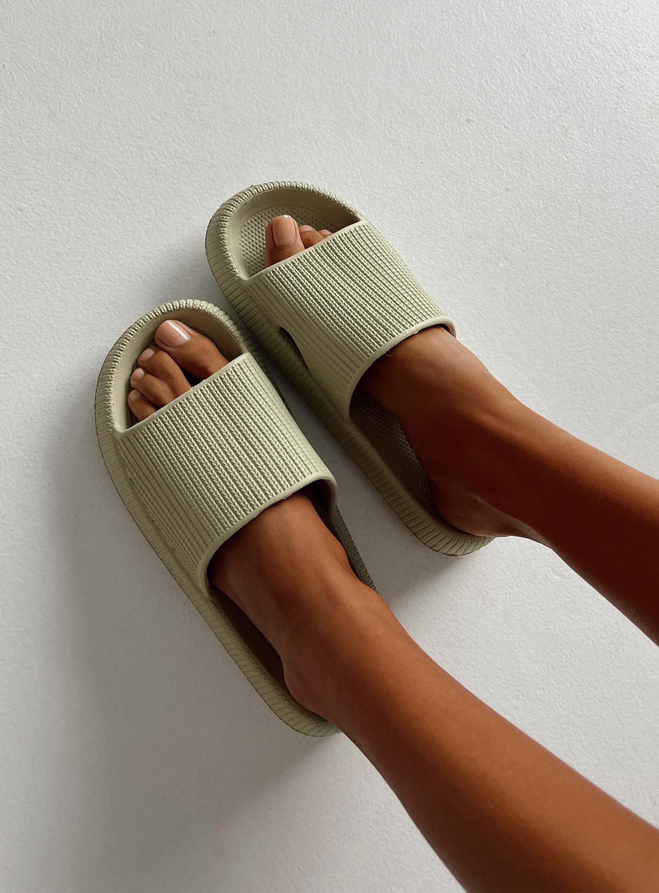 Benito Slides Green - Image 5