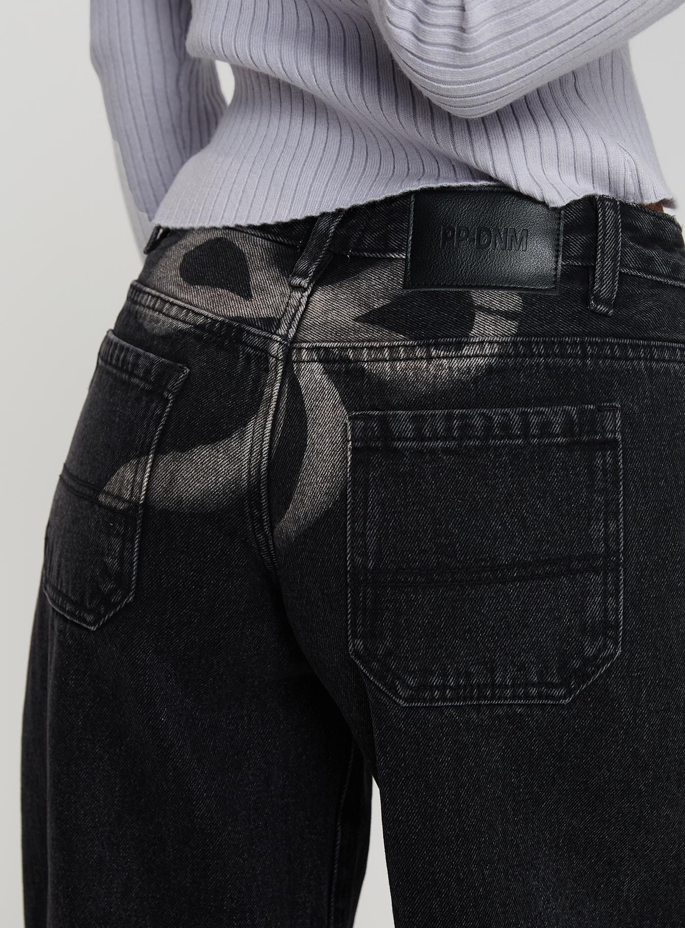 Ribbon Stamp Low Rise Wide Leg Jeans Washed Black - Image 6