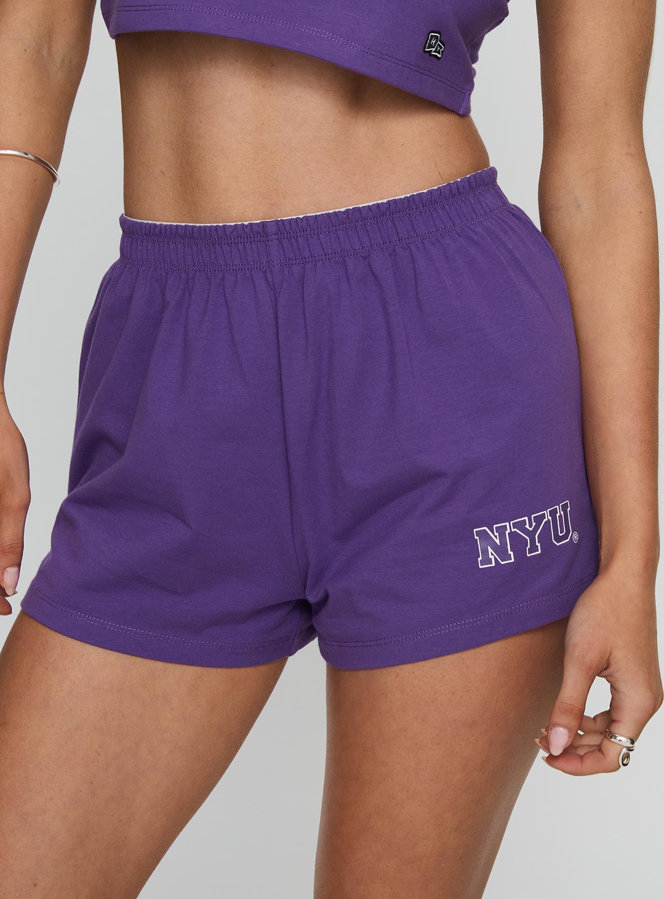 Nyu Soffee Shorts Violet - Image 5