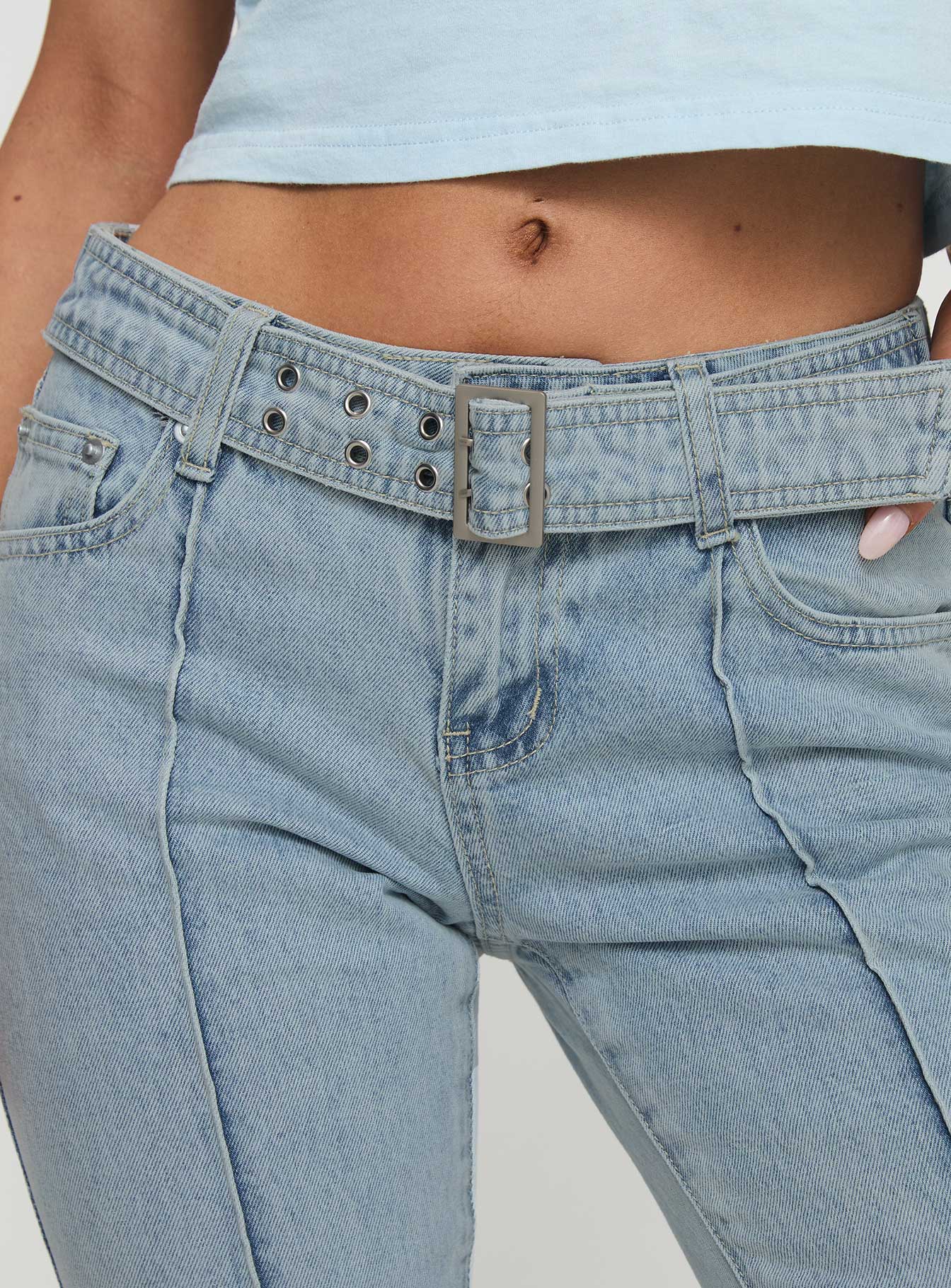 Echovalley Low Rise Jeans Light Wash - Image 6