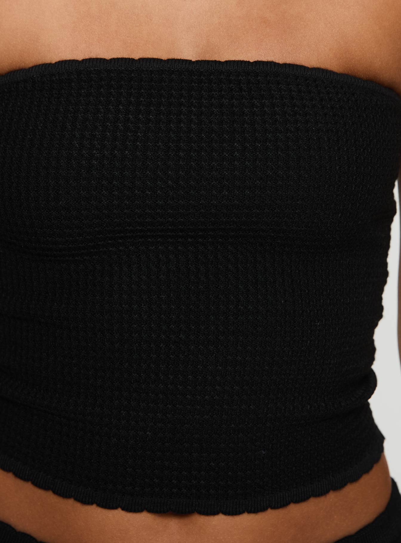 Huckle Tube Top Black - Image 6