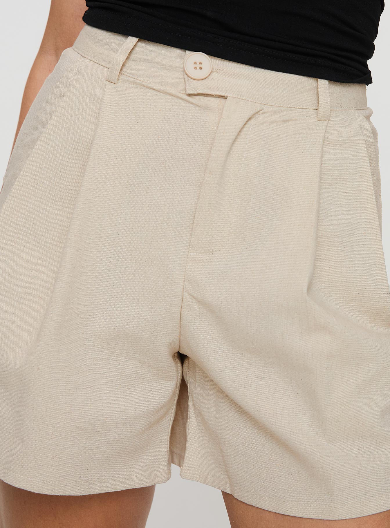 Birchfield Shorts Beige - Image 5