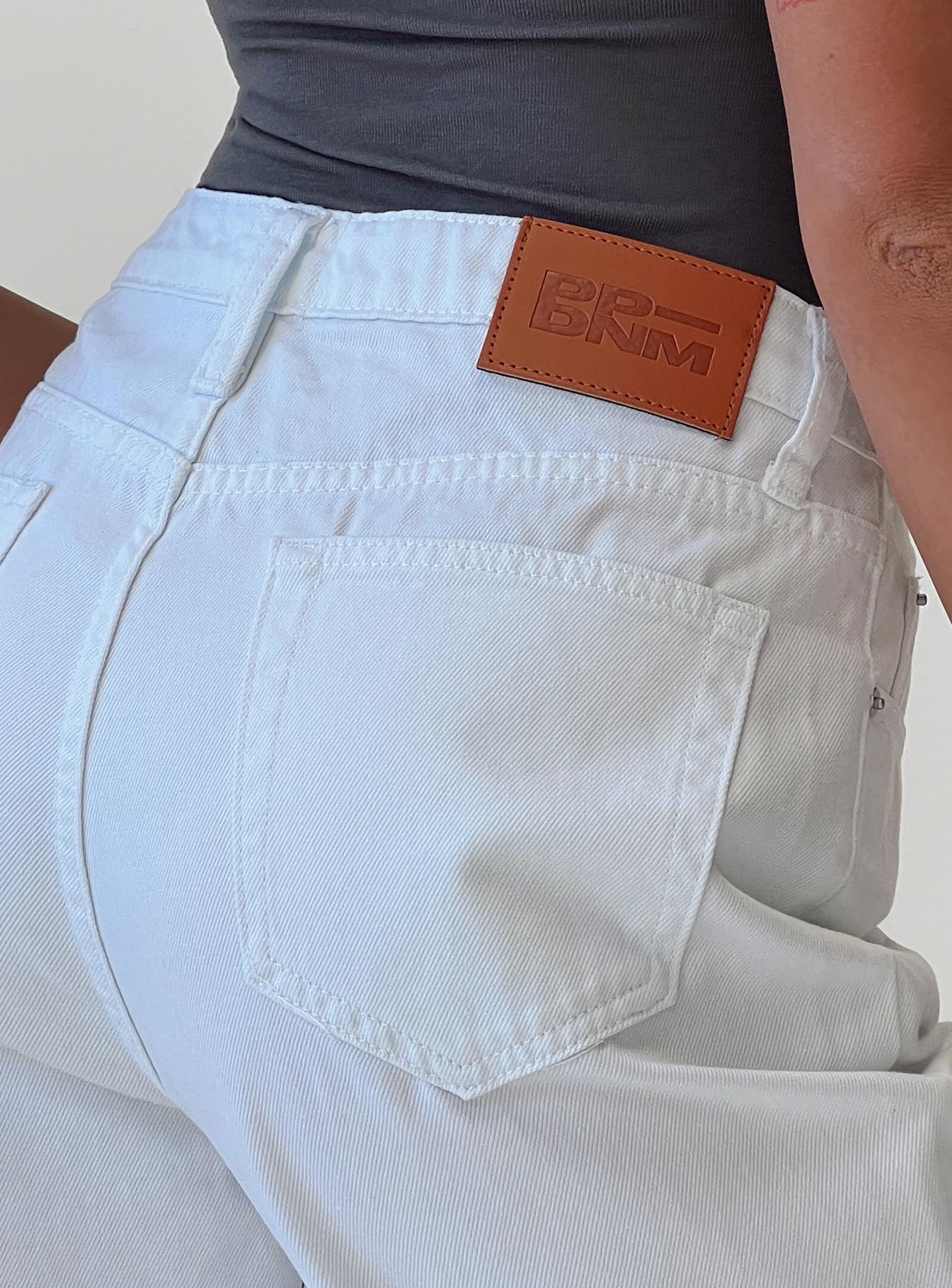 Carey Denim Jeans White - Image 5