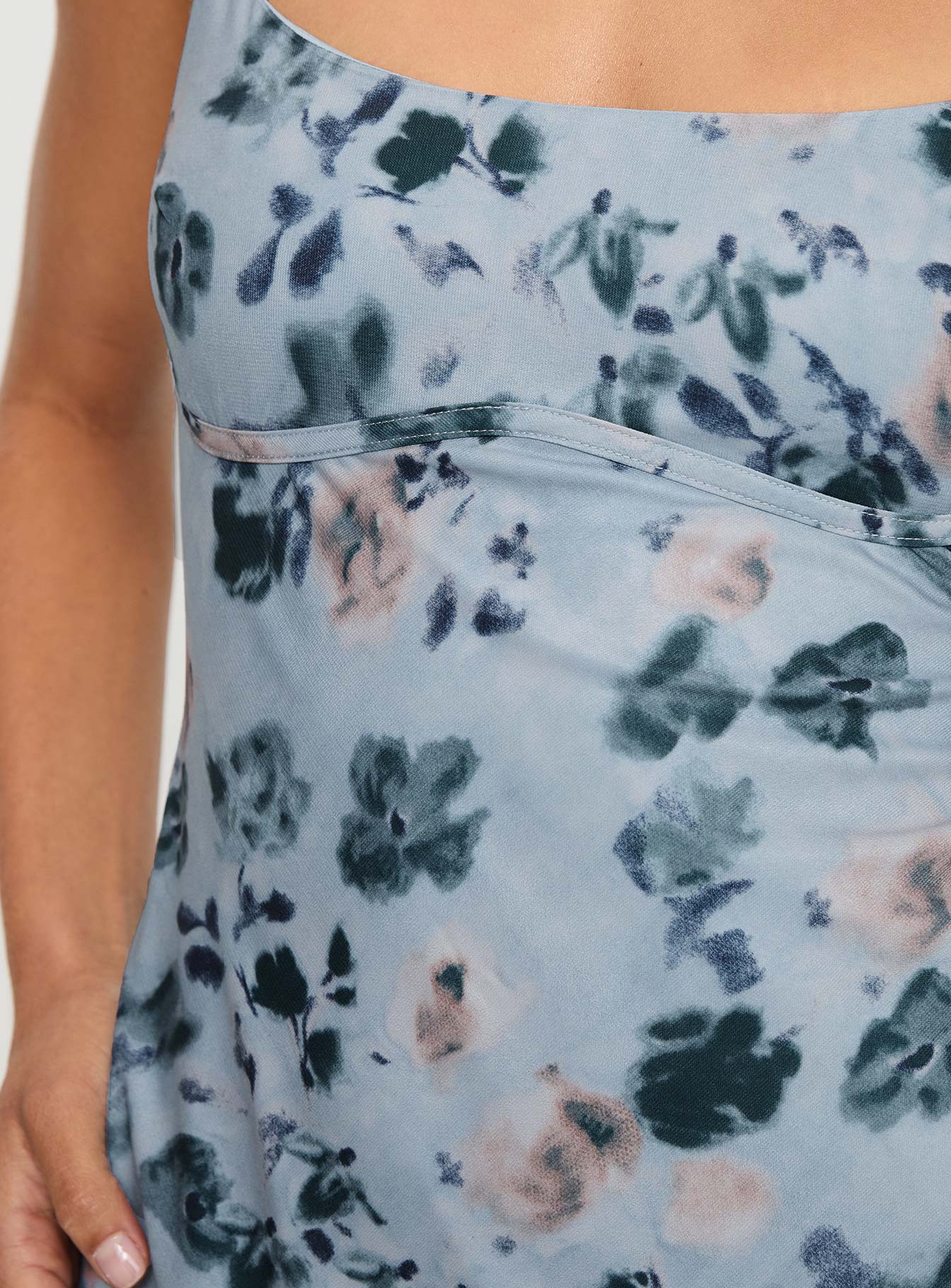 Ravia Maxi Dress Blue / Floral - Image 6