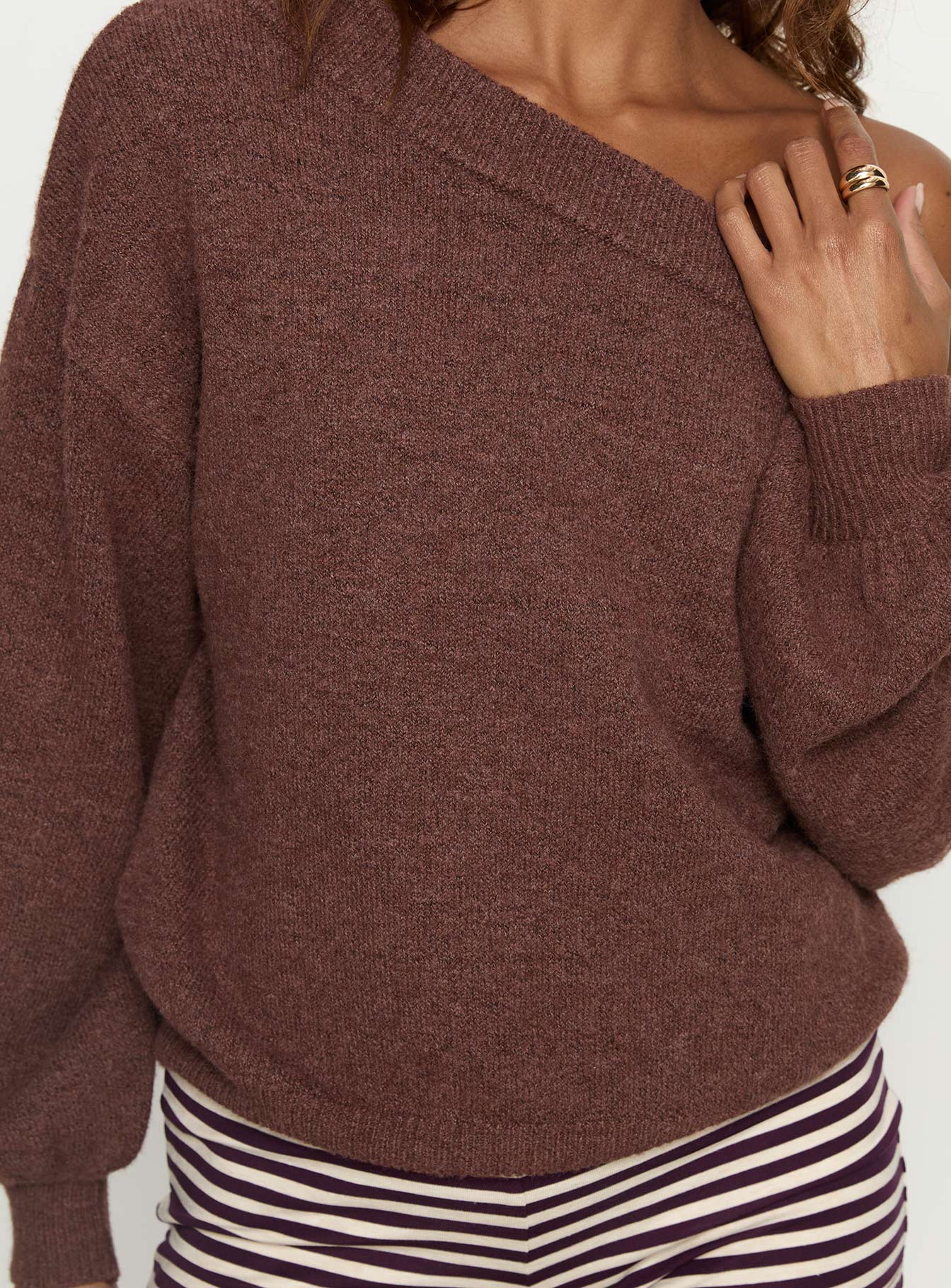 Noble Off The Shoulder Sweater Chocolate - Image 6