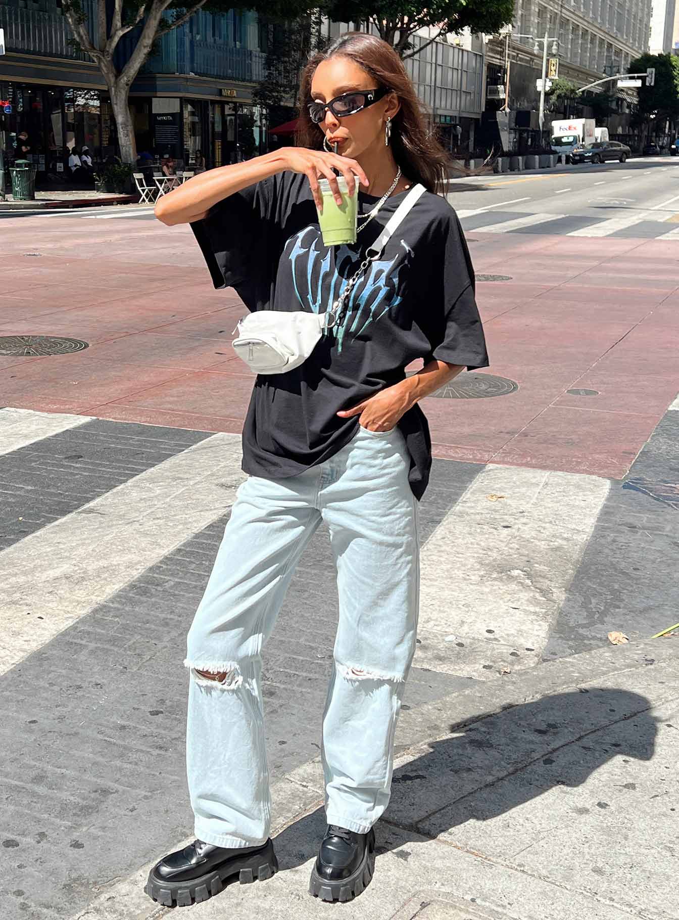 Future Oversize Tee Black - Image 7