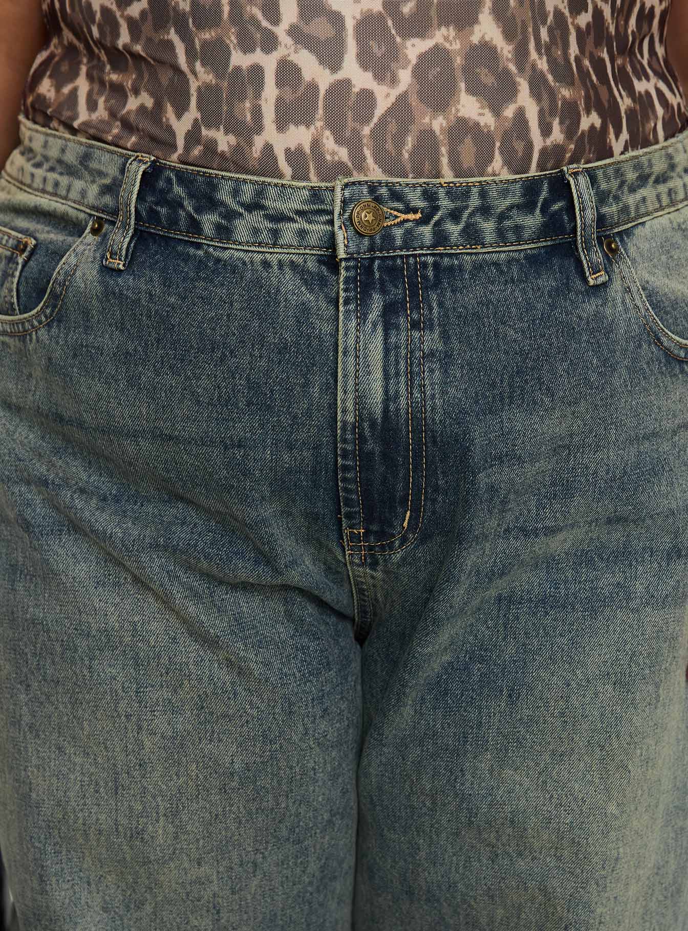 Ribbon Stamp Low Rise Wide Leg Jeans Antique Wash Curve - Image 6