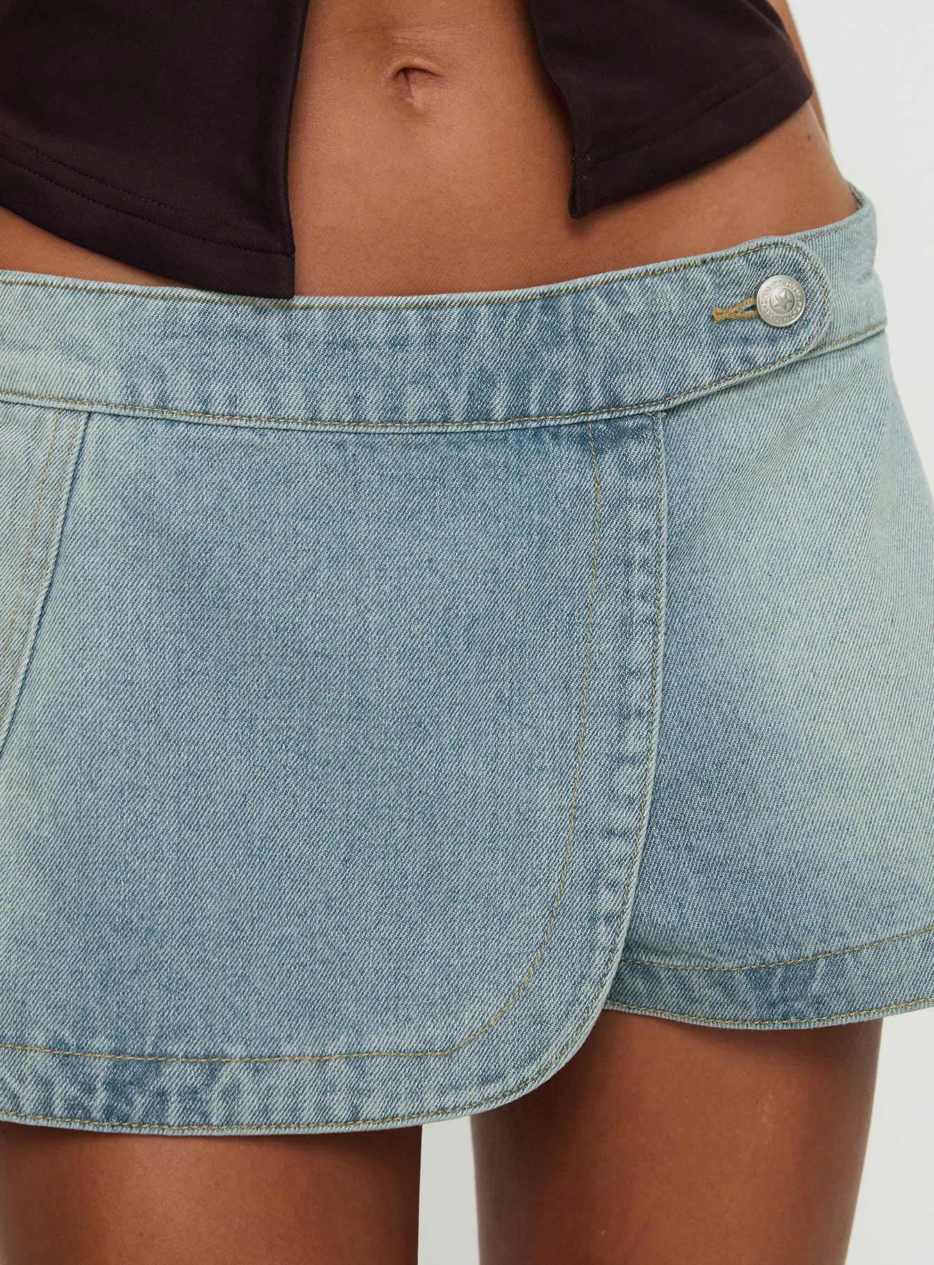Down For The Ride Denim Skort Light Wash - Image 6