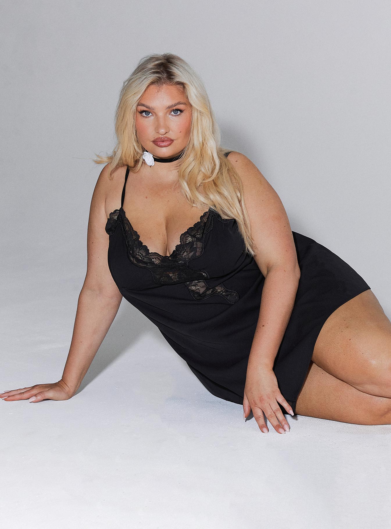 Agnola Lace Trim Mini Dress Black Curve - Image 5