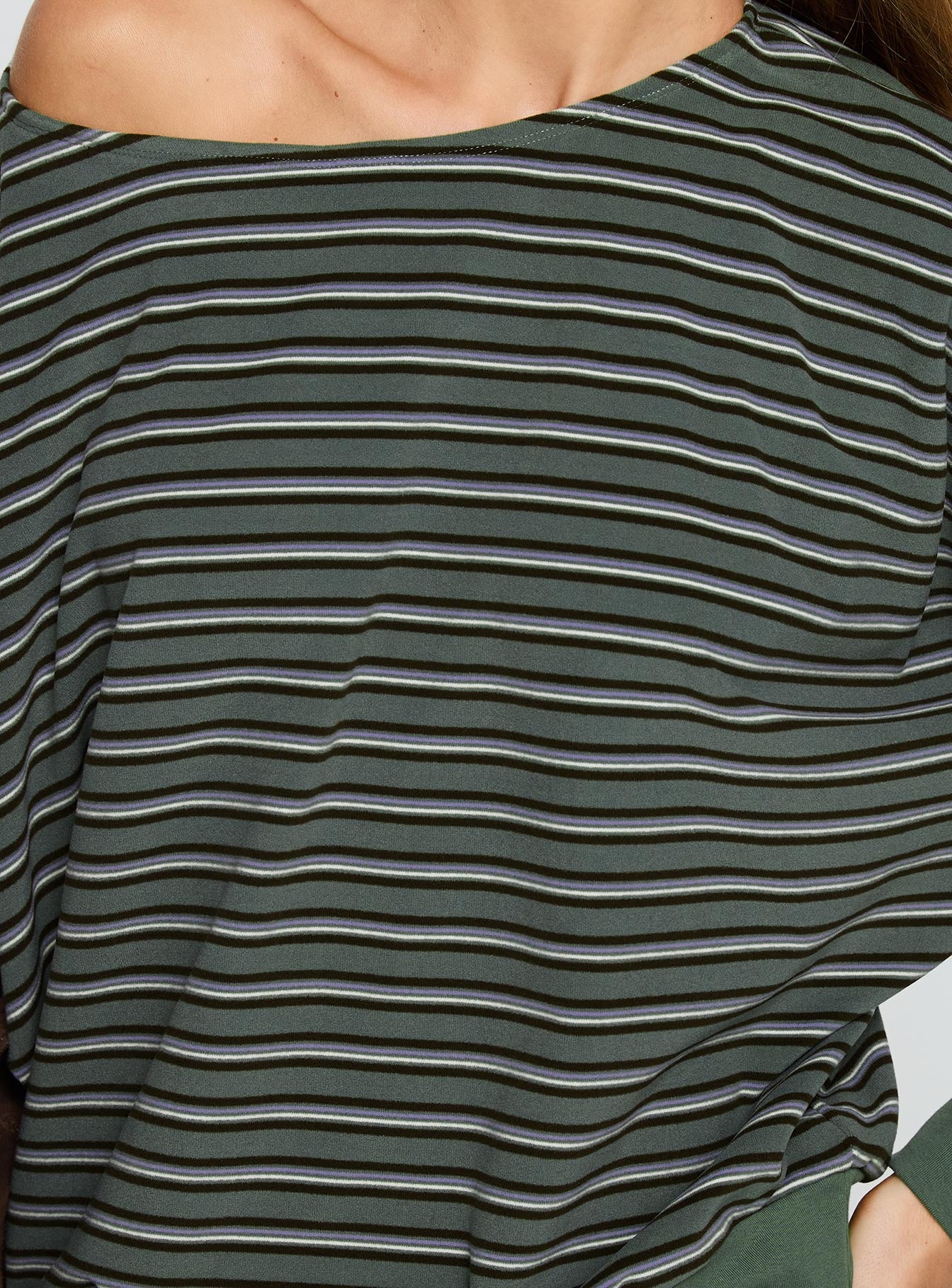 Zaylah Contrast Cuff Jumper Green - Image 6