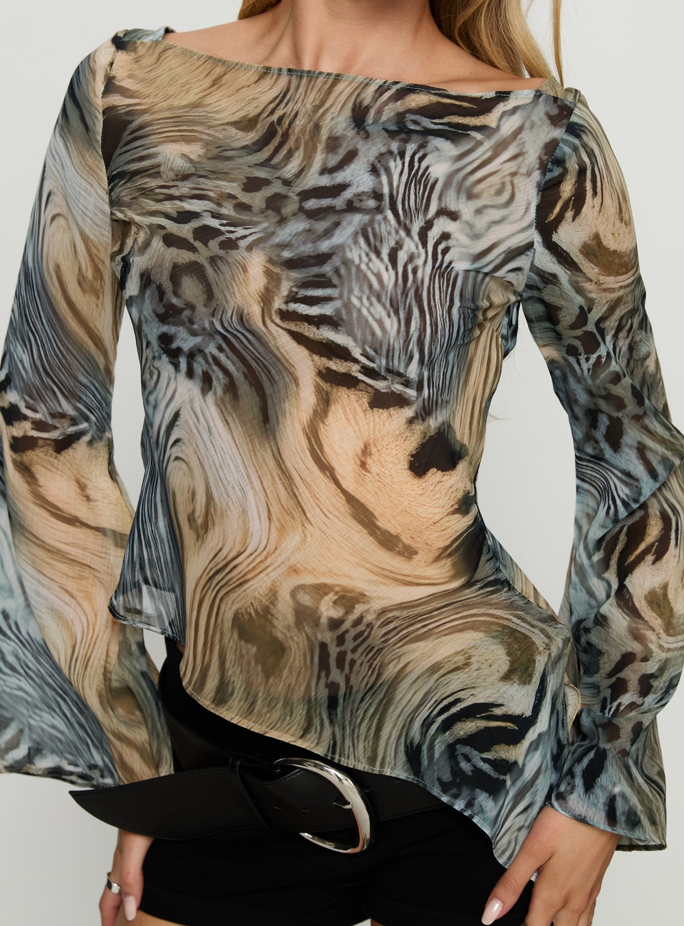 Esmaria Long Sleeve Flared Top Multi Animal - Image 6