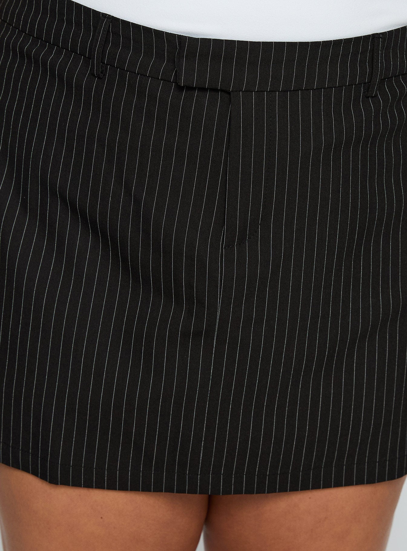 Feminique Skort Black Stripe Curve - Image 5