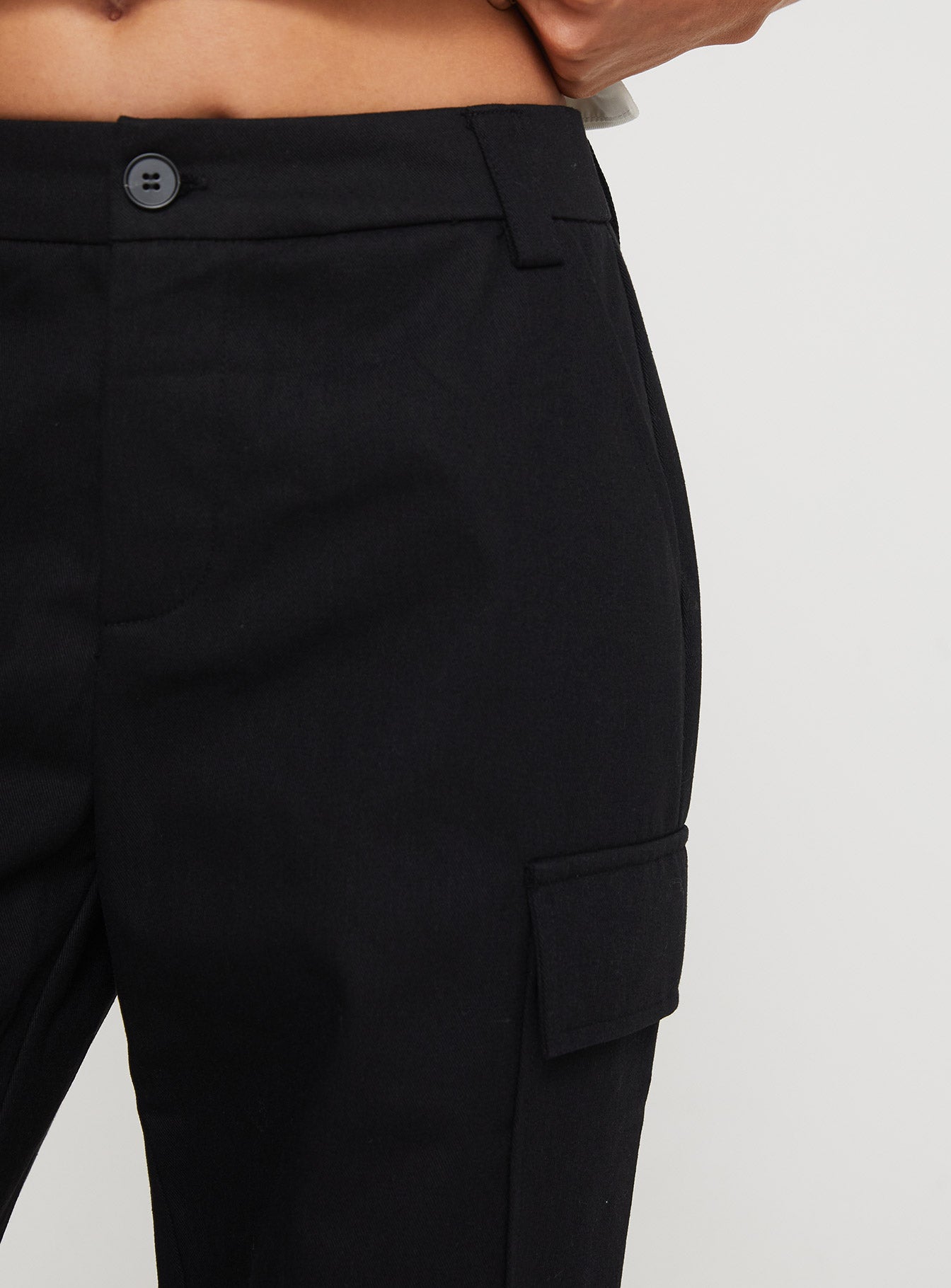 Raider Low Waist Cargo Pant Black - Image 5