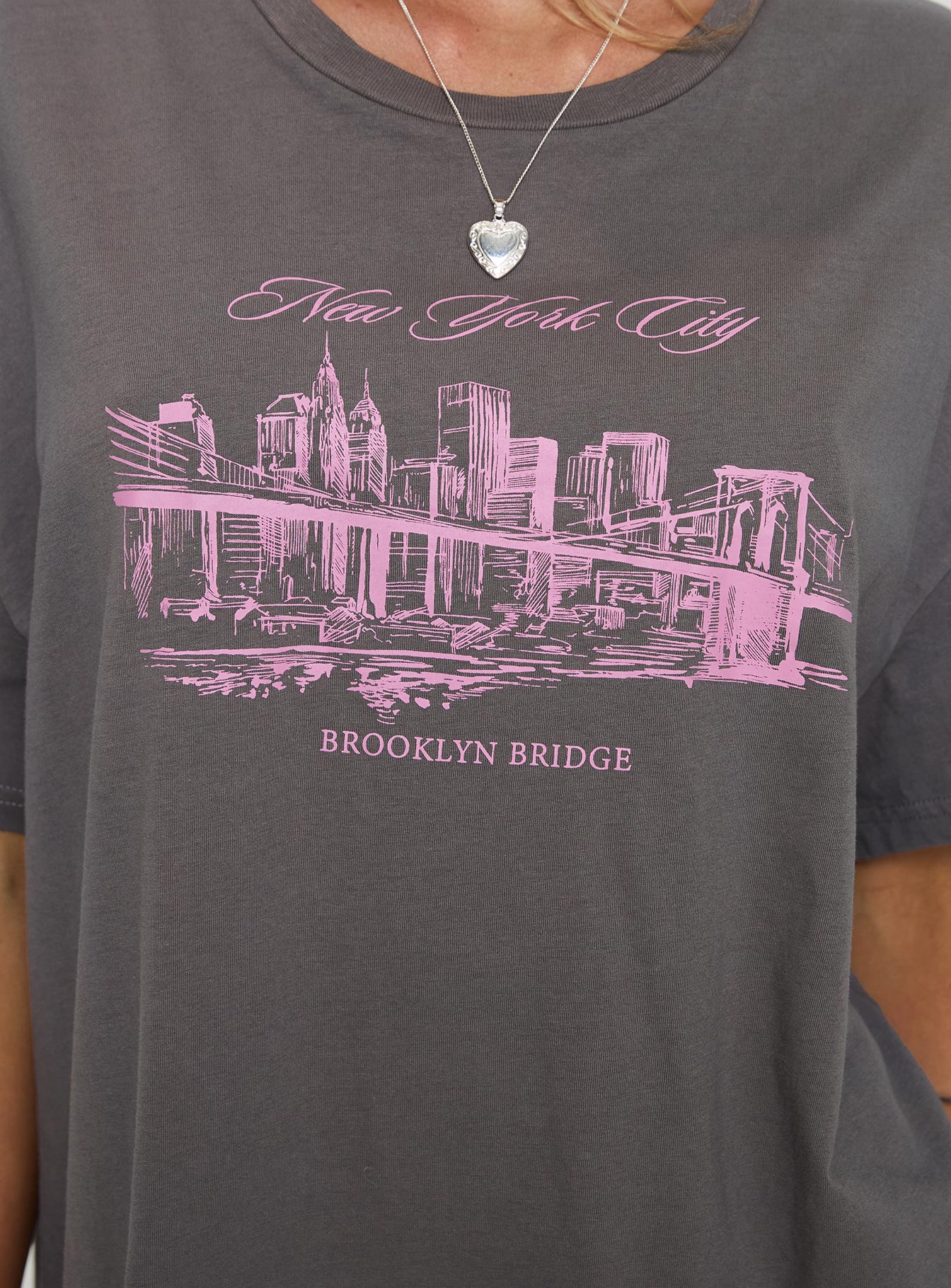 Brooklyn Bridge Tee Black - Image 6