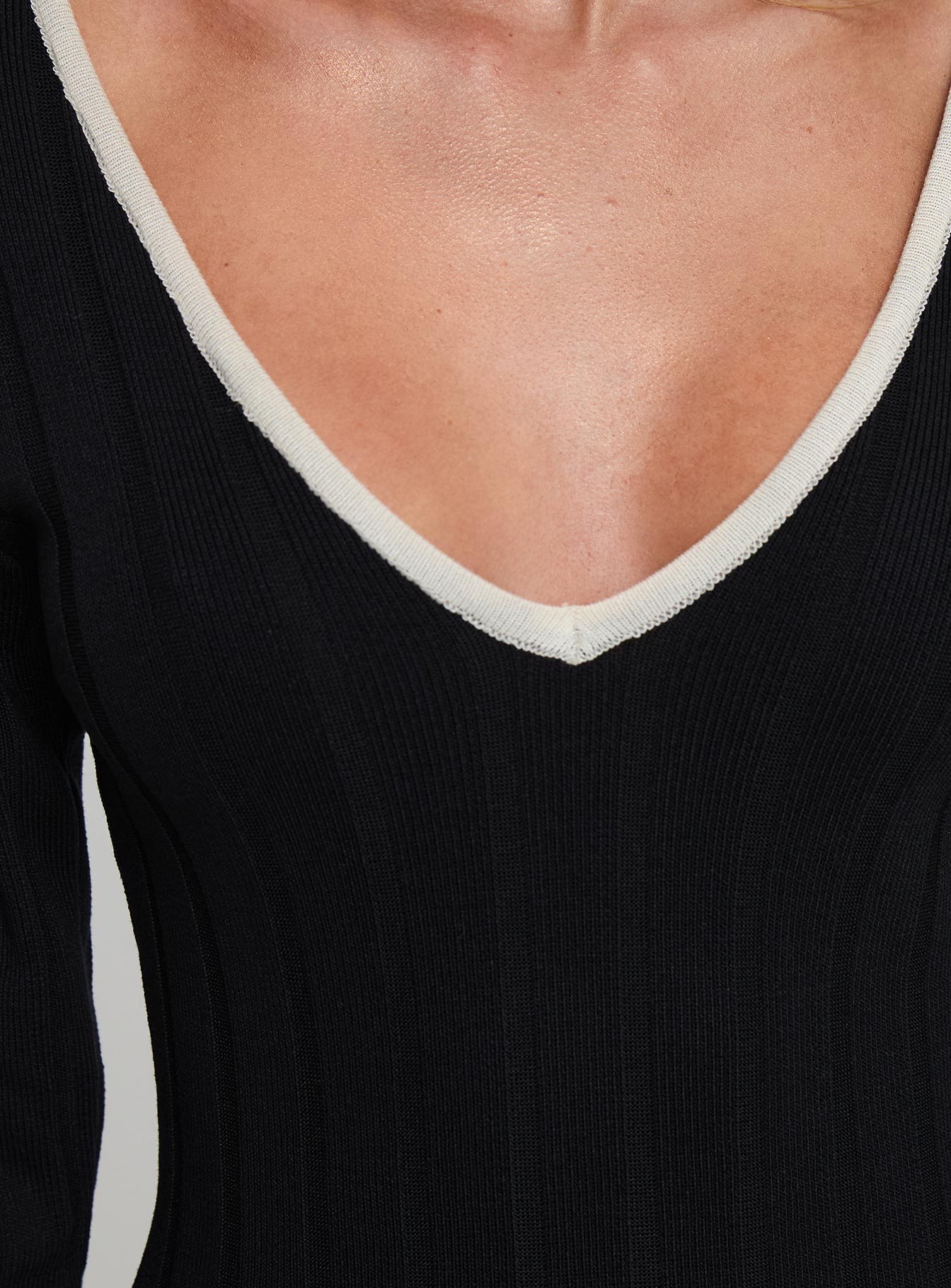 Claira Long Sleeve Maxi Dress Black - Image 6