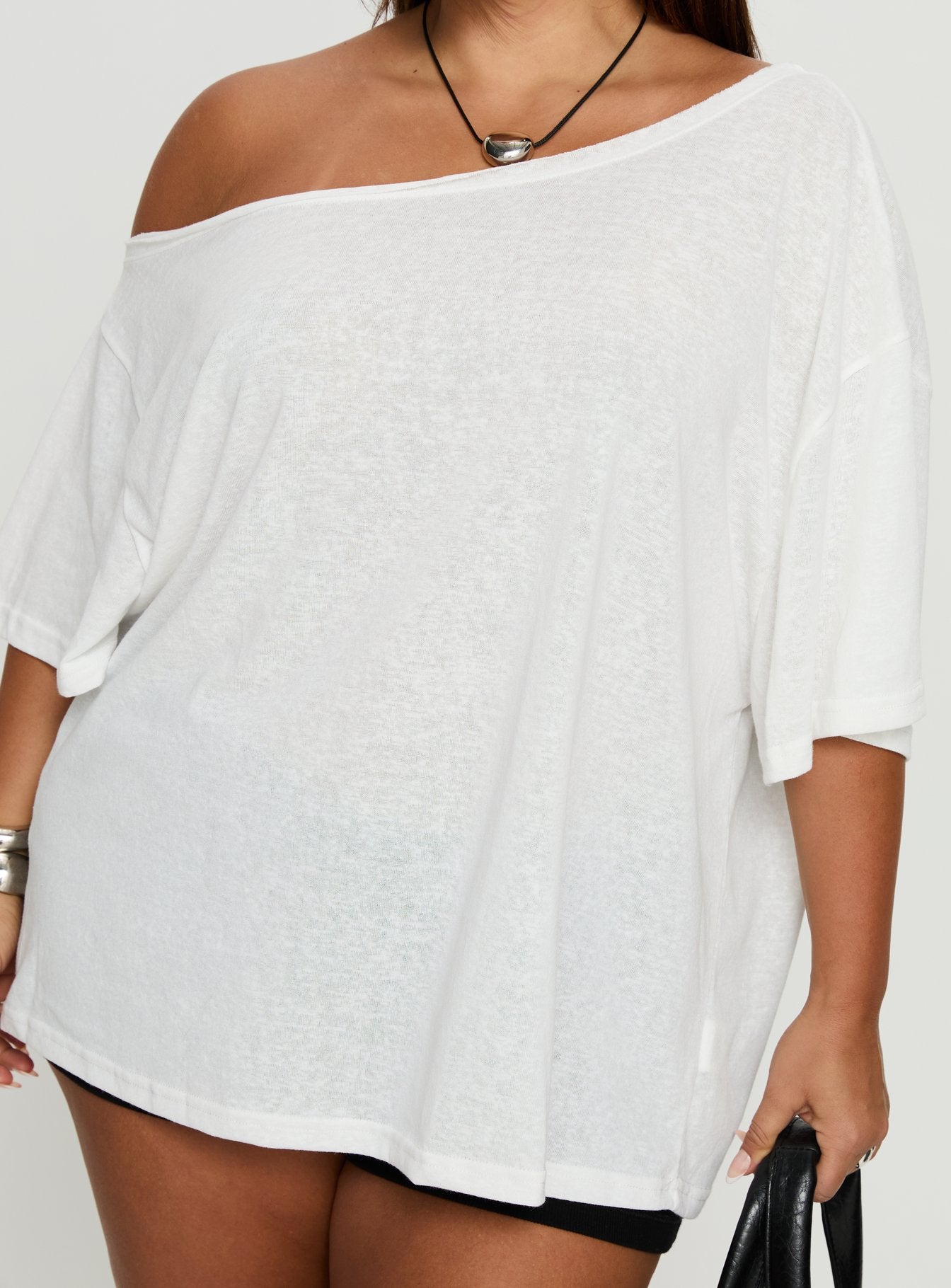 Winny Off Shoulder Tee White Curve - Image 6
