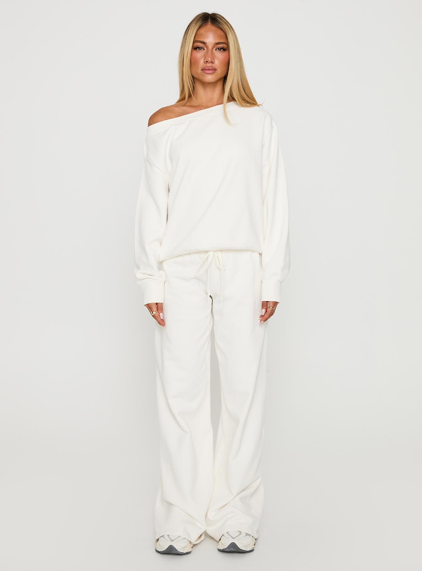 Wellness Off The Shoulder Jumper Washed White - Image 7
