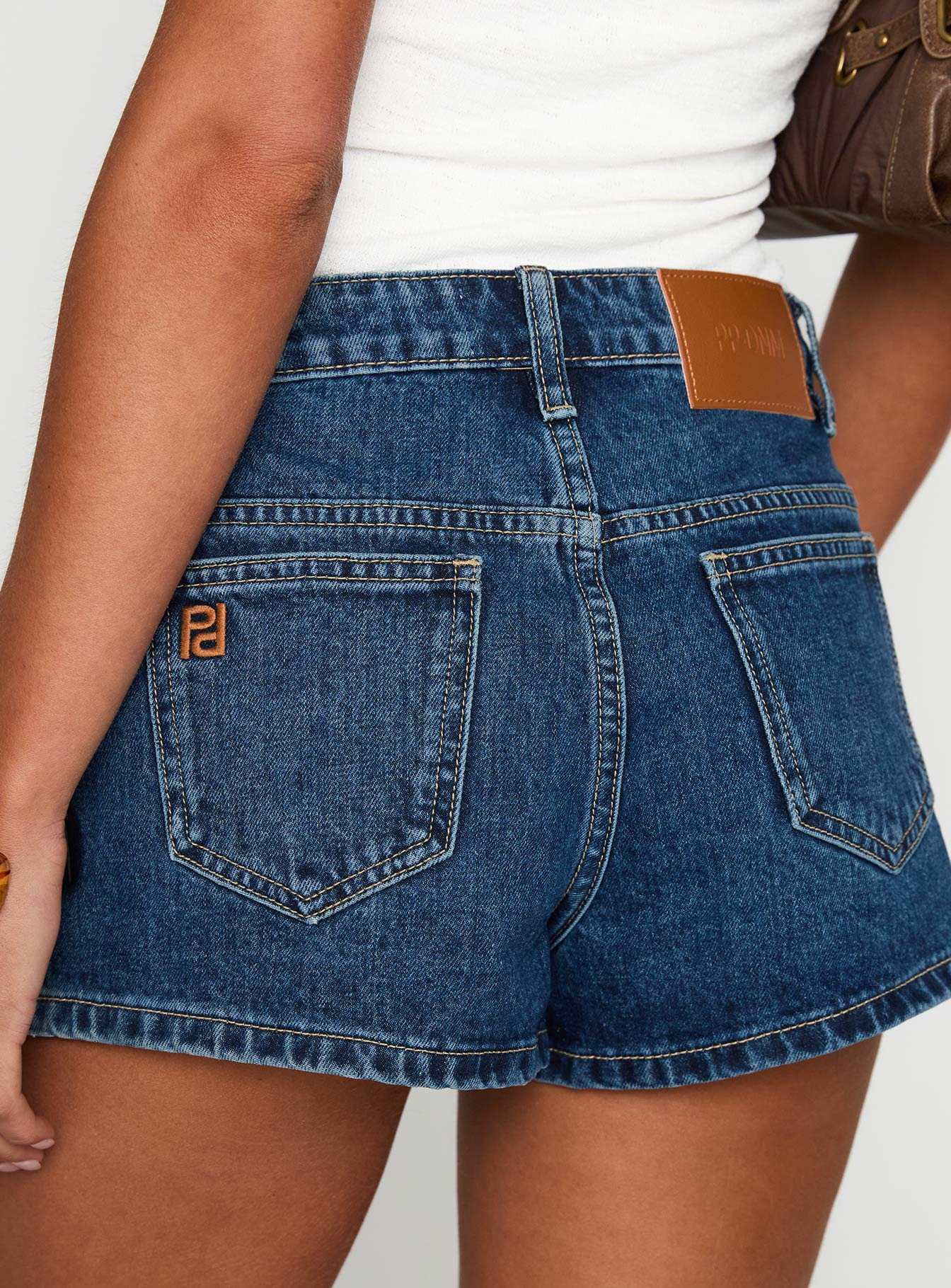 Dreamful Low Rise Mini Denim Short Mid Wash - Image 7